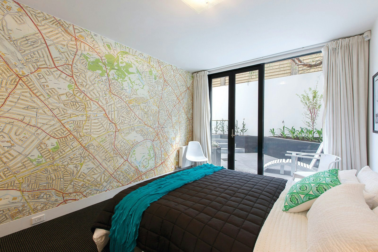 4 St Leonards Place, St Kilda, VIC