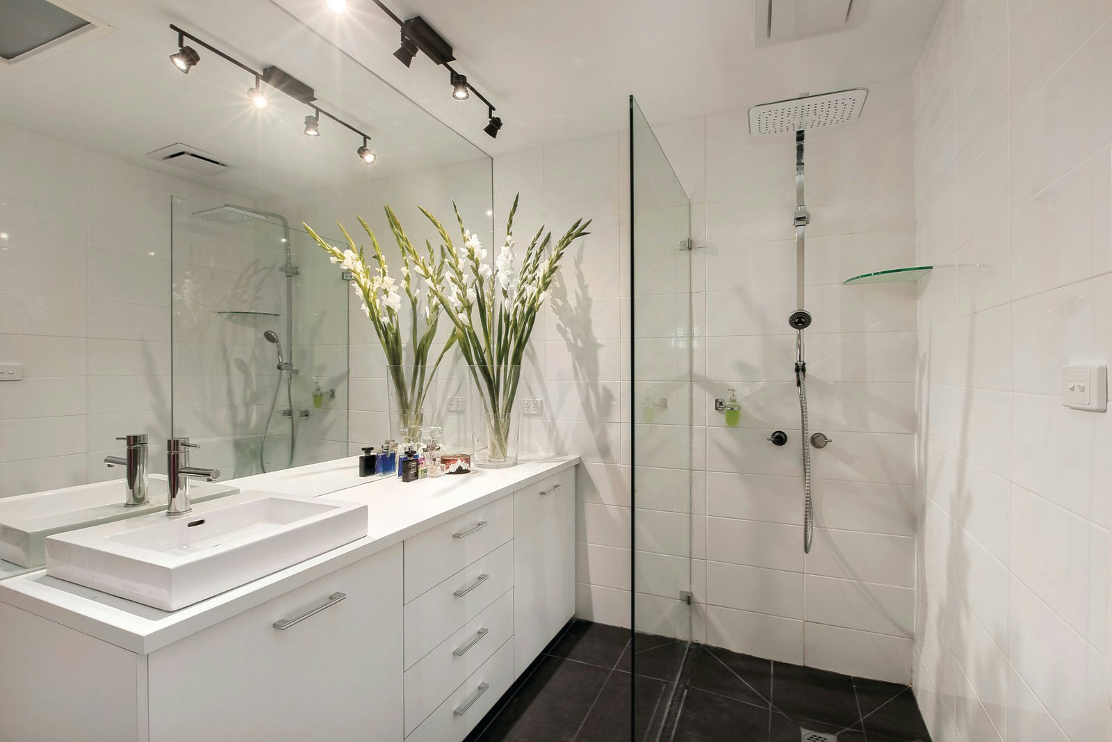 61 Linda Crescent, Hawthorn, VIC