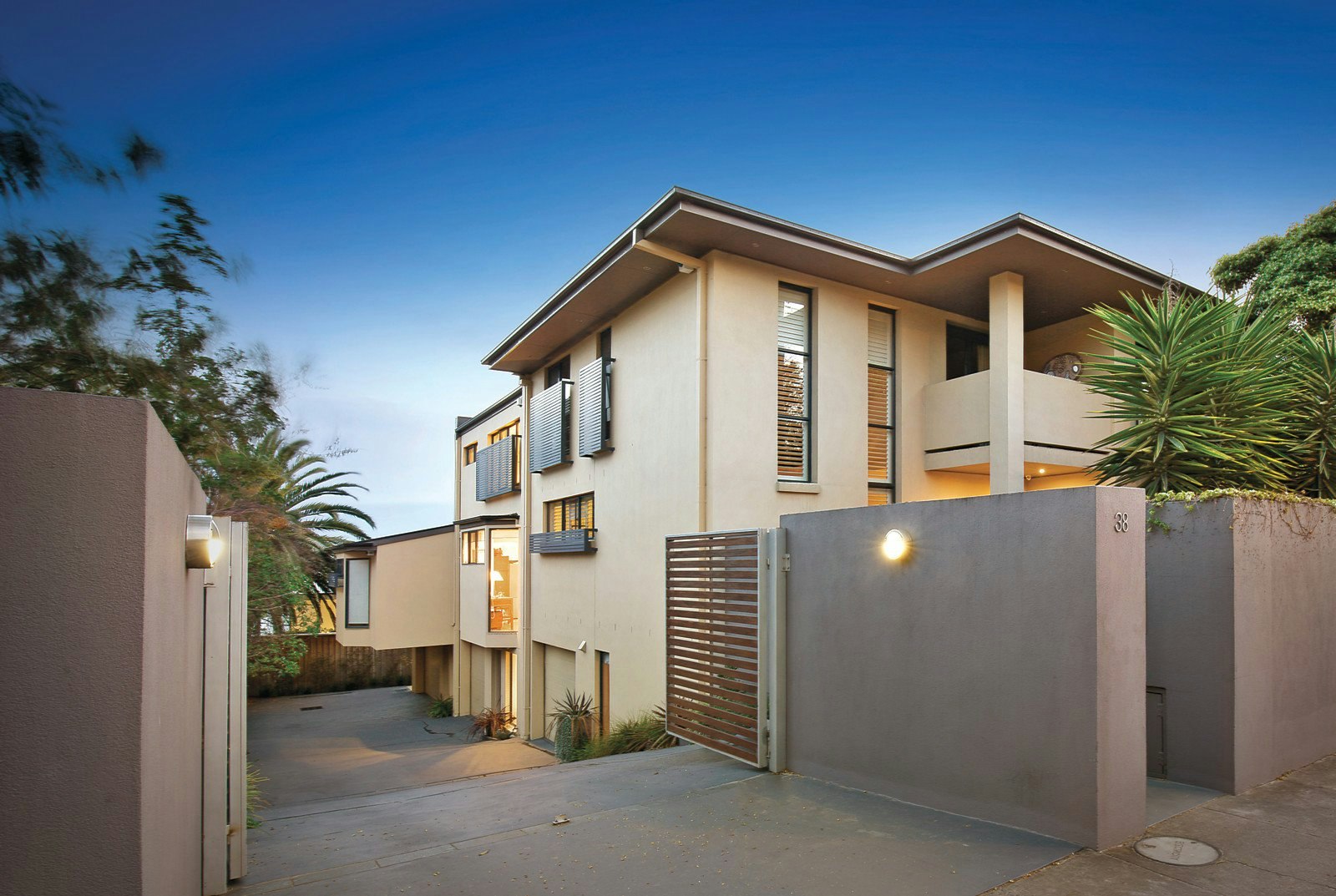 2/38 Riversdale Road, Hawthorn, VIC