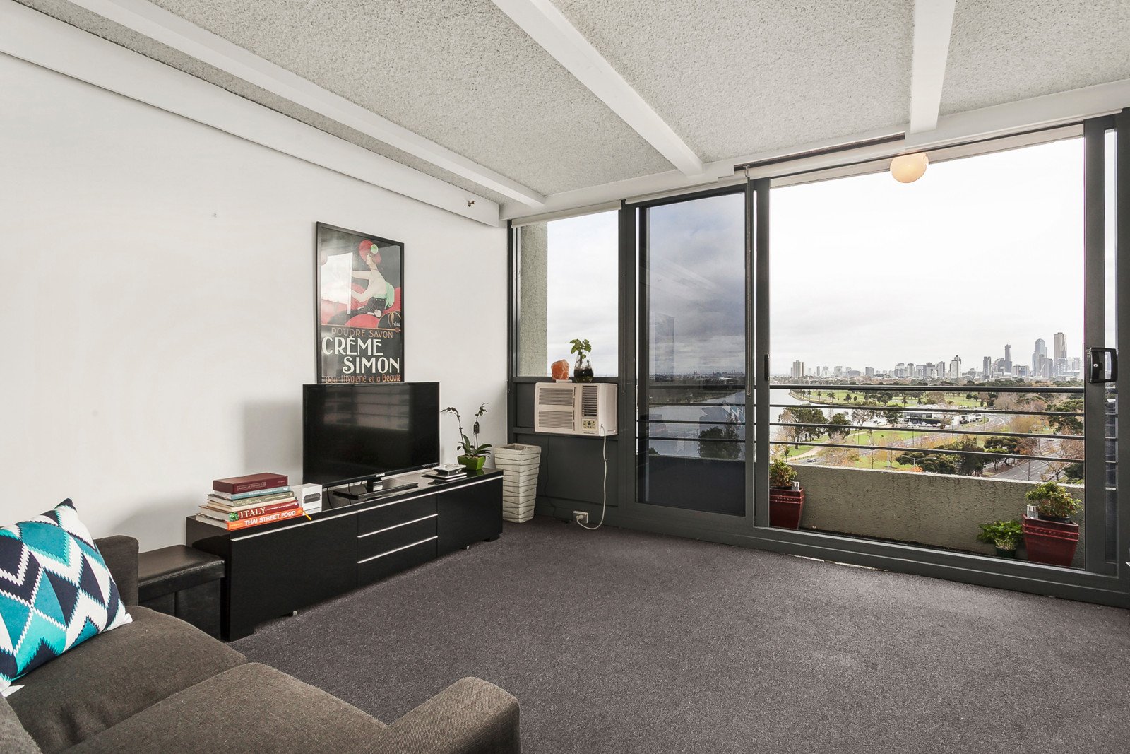 1105/81 Queens Road, Melbourne - Thumbnail 2