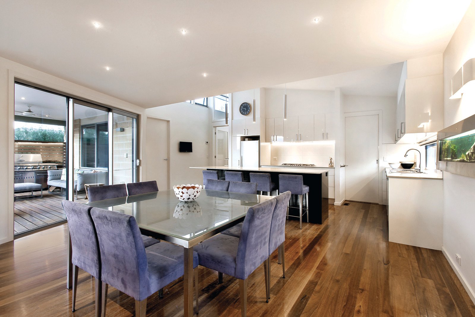 22 Sunburst Avenue, Balwyn North - Thumbnail 2