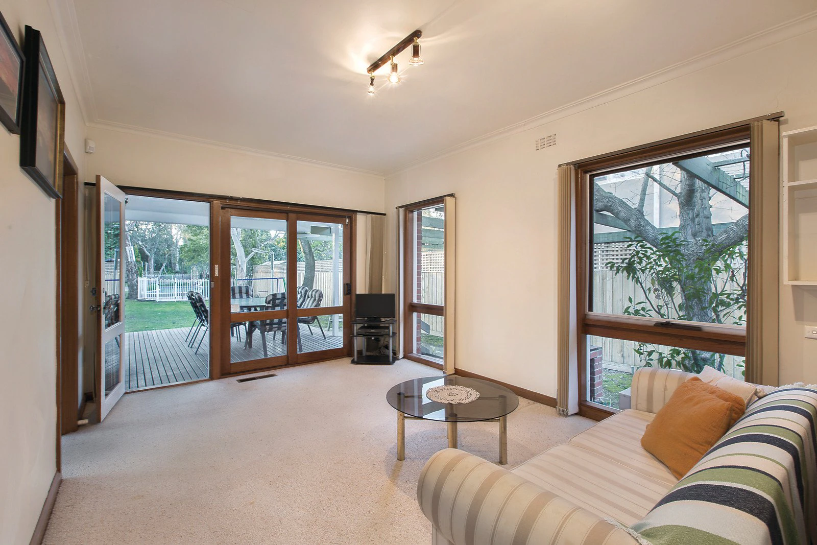 112 Ashburn Grove, Ashburton, VIC