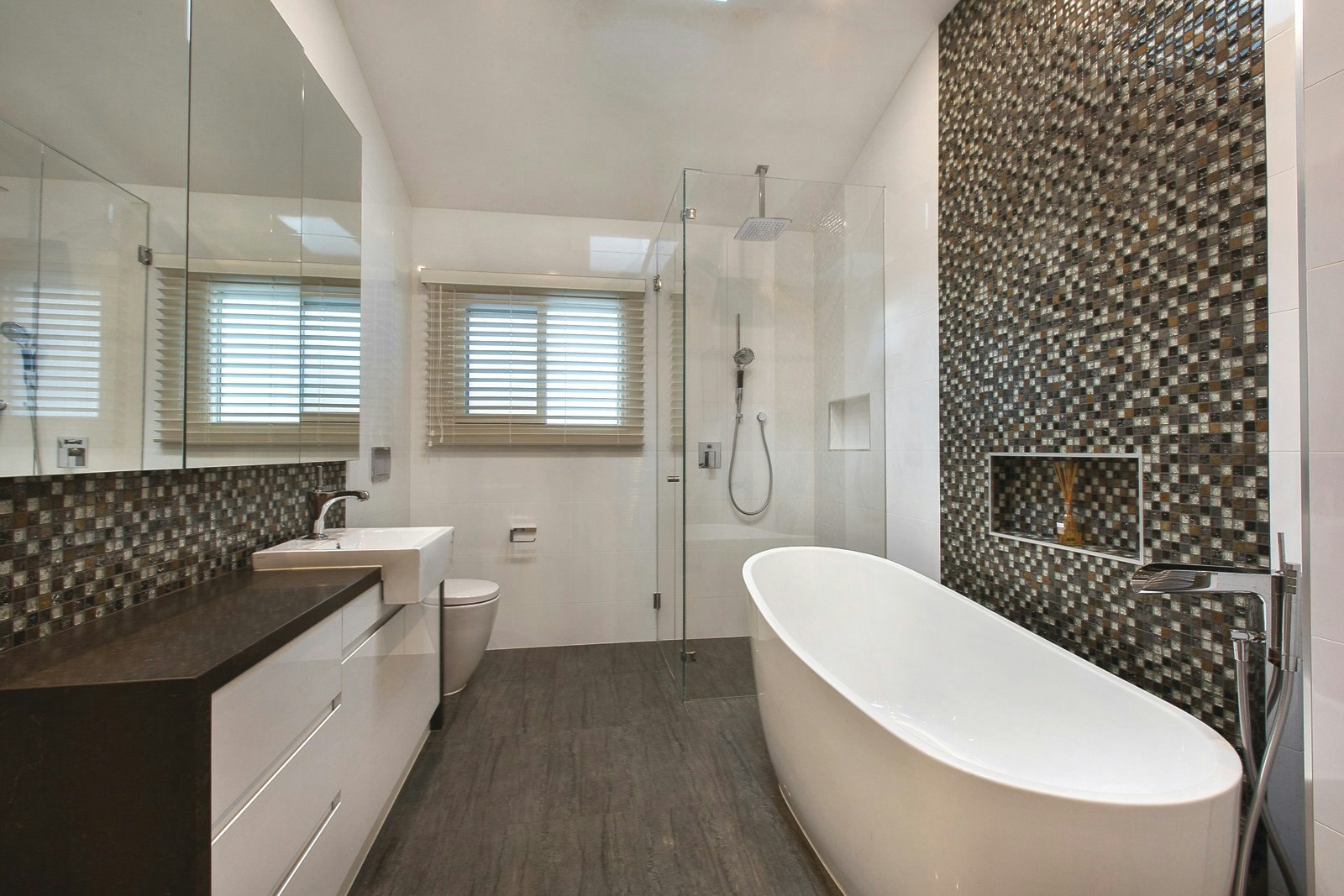 13 Longmore Street, St Kilda West, VIC