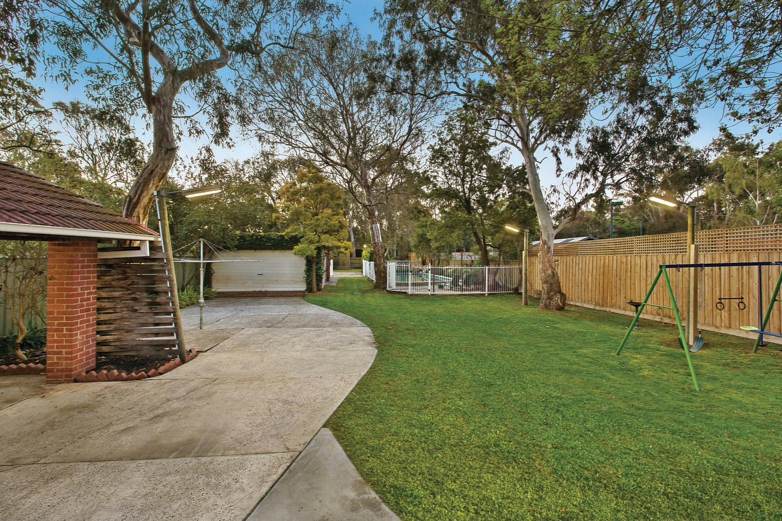 112 Ashburn Grove, Ashburton, VIC