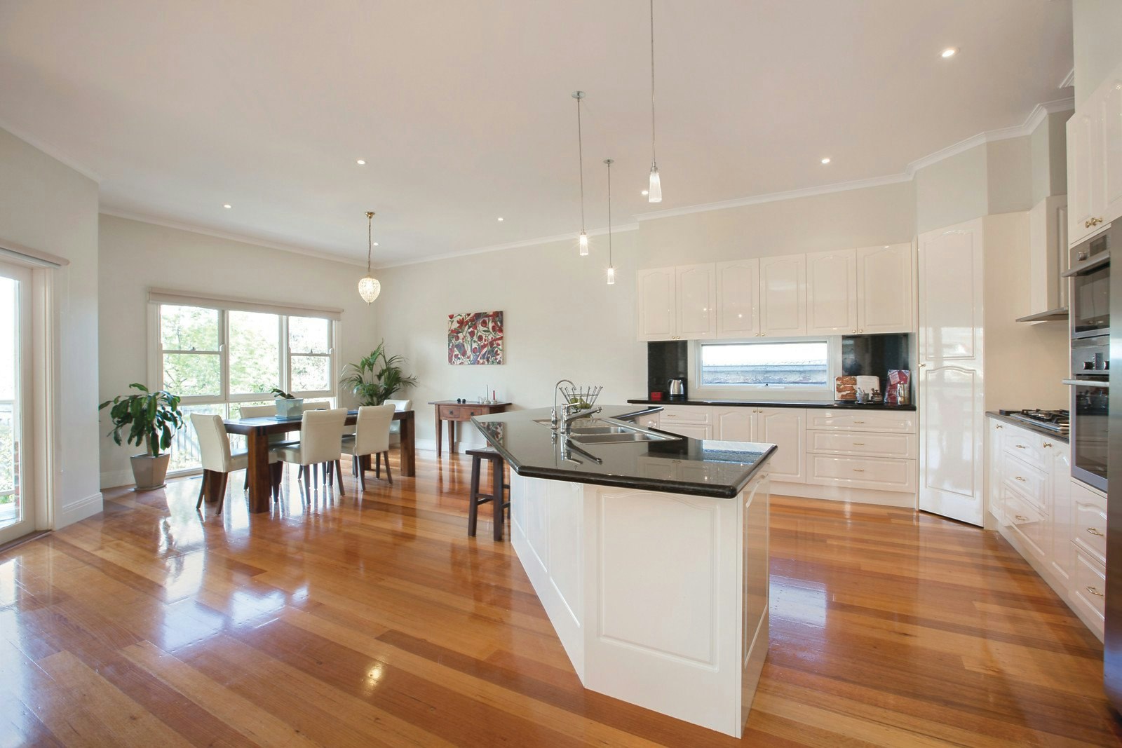 5 Lyric Grove, Camberwell, VIC