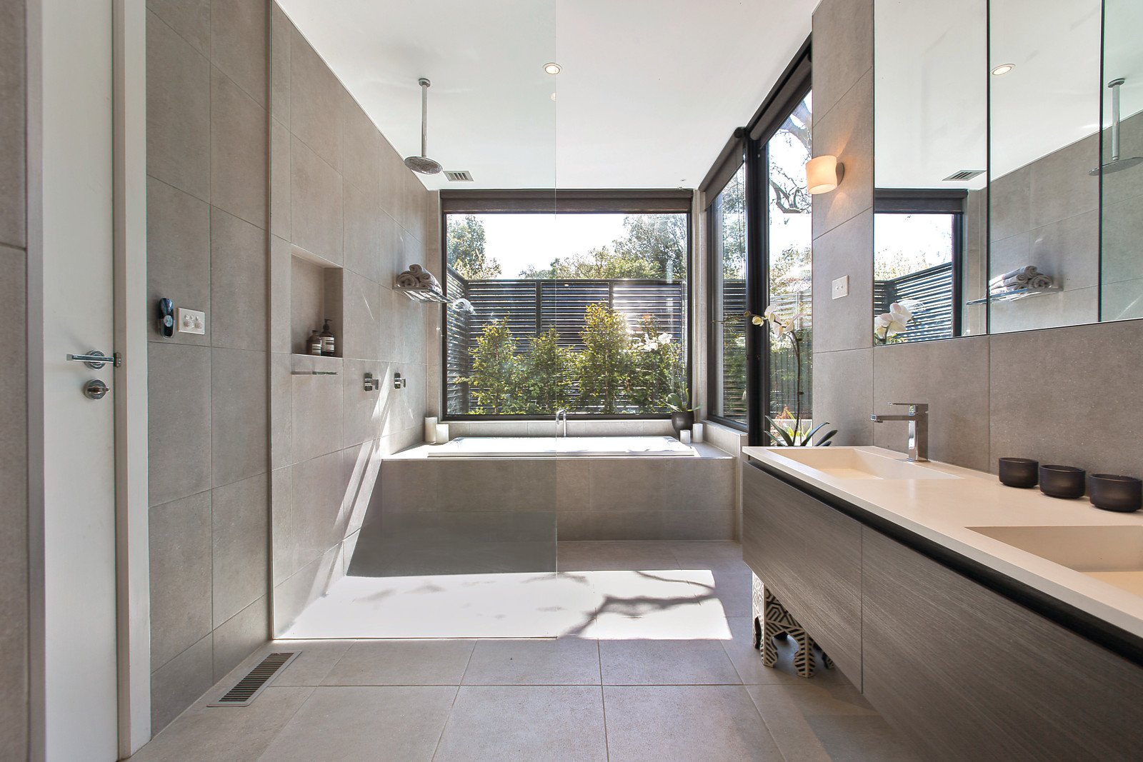 93 Guildford Road, Surrey Hills - Thumbnail 3
