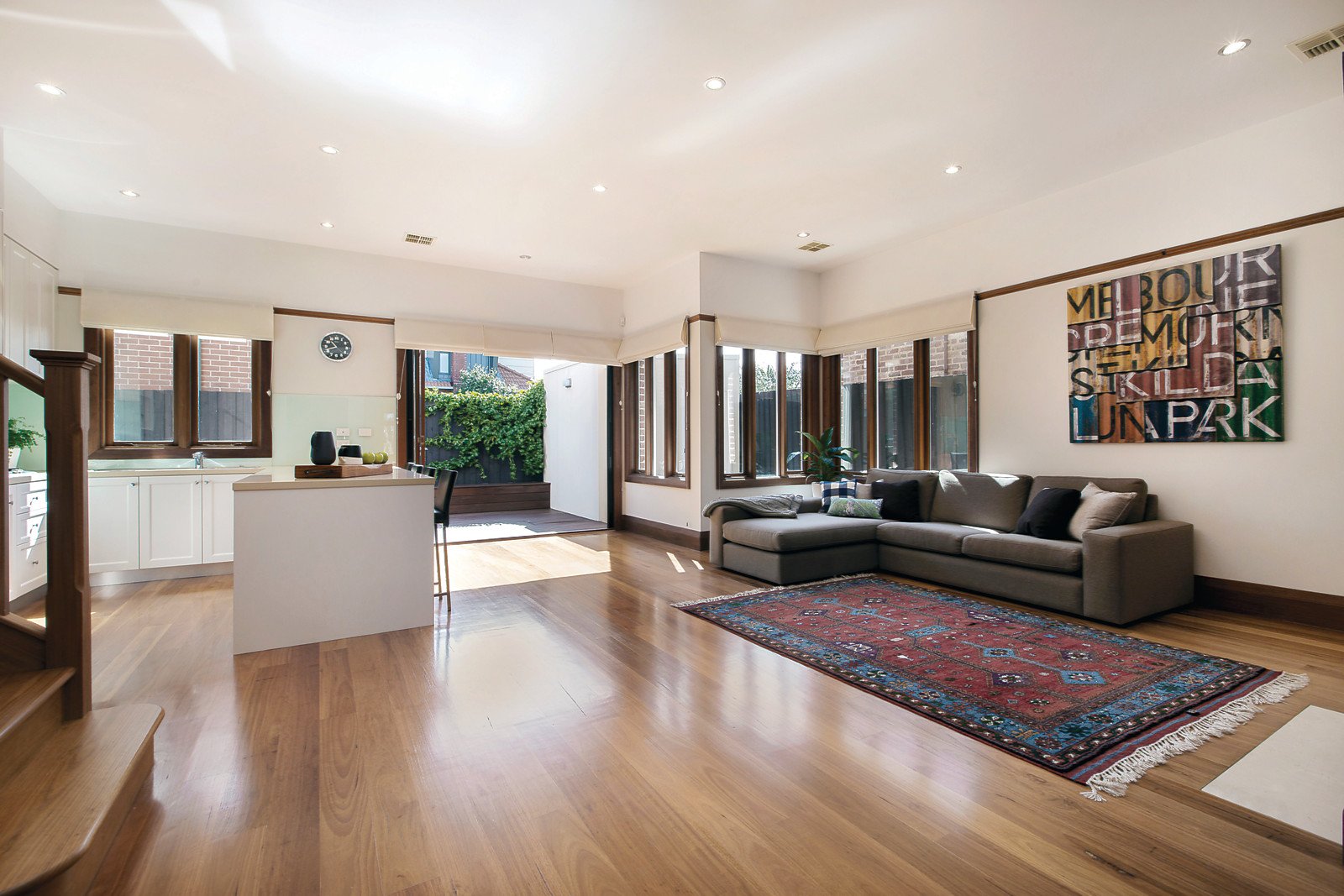 32 Meredith Street, Elwood - Thumbnail 2