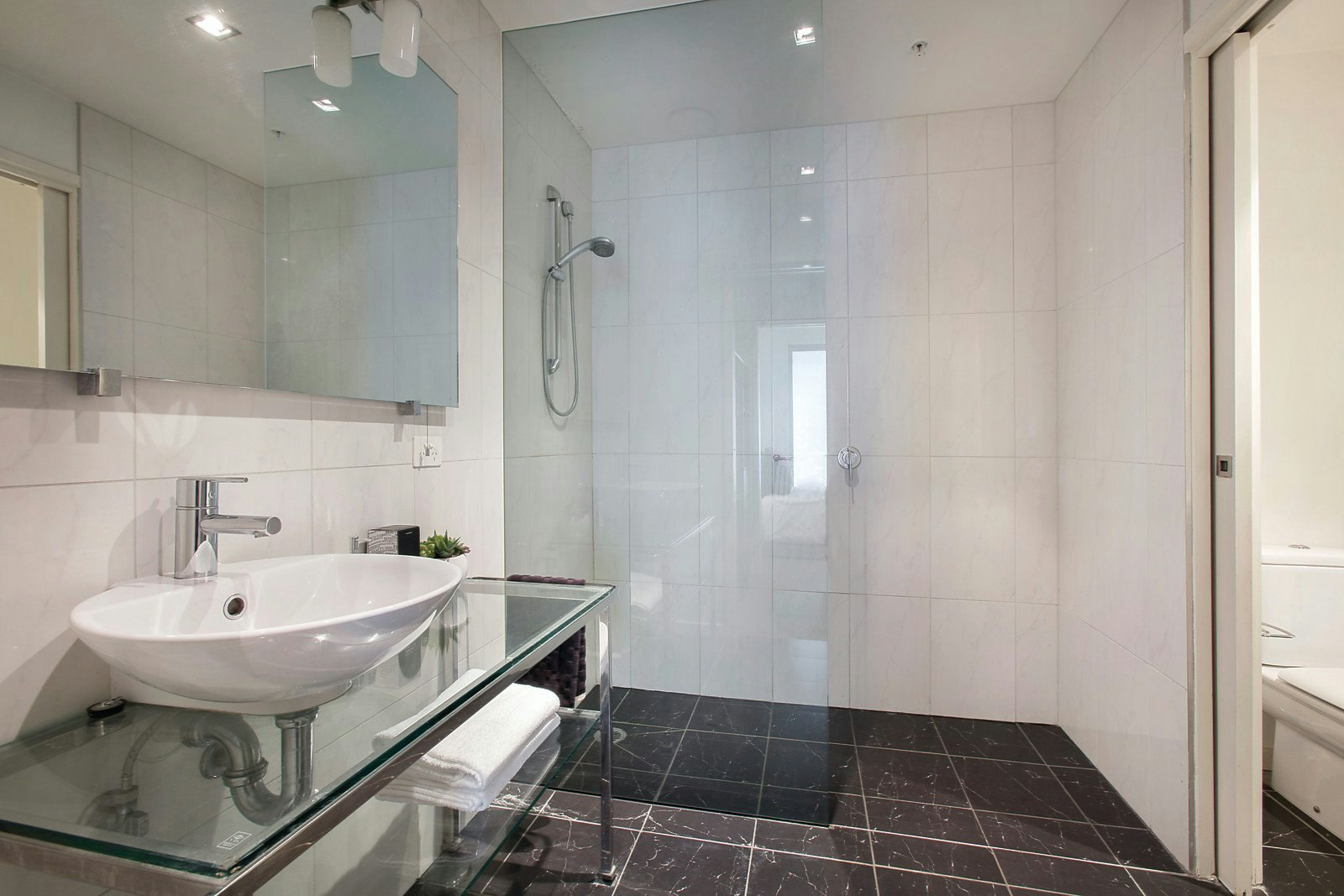 407/68 La Trobe Street, Melbourne, VIC