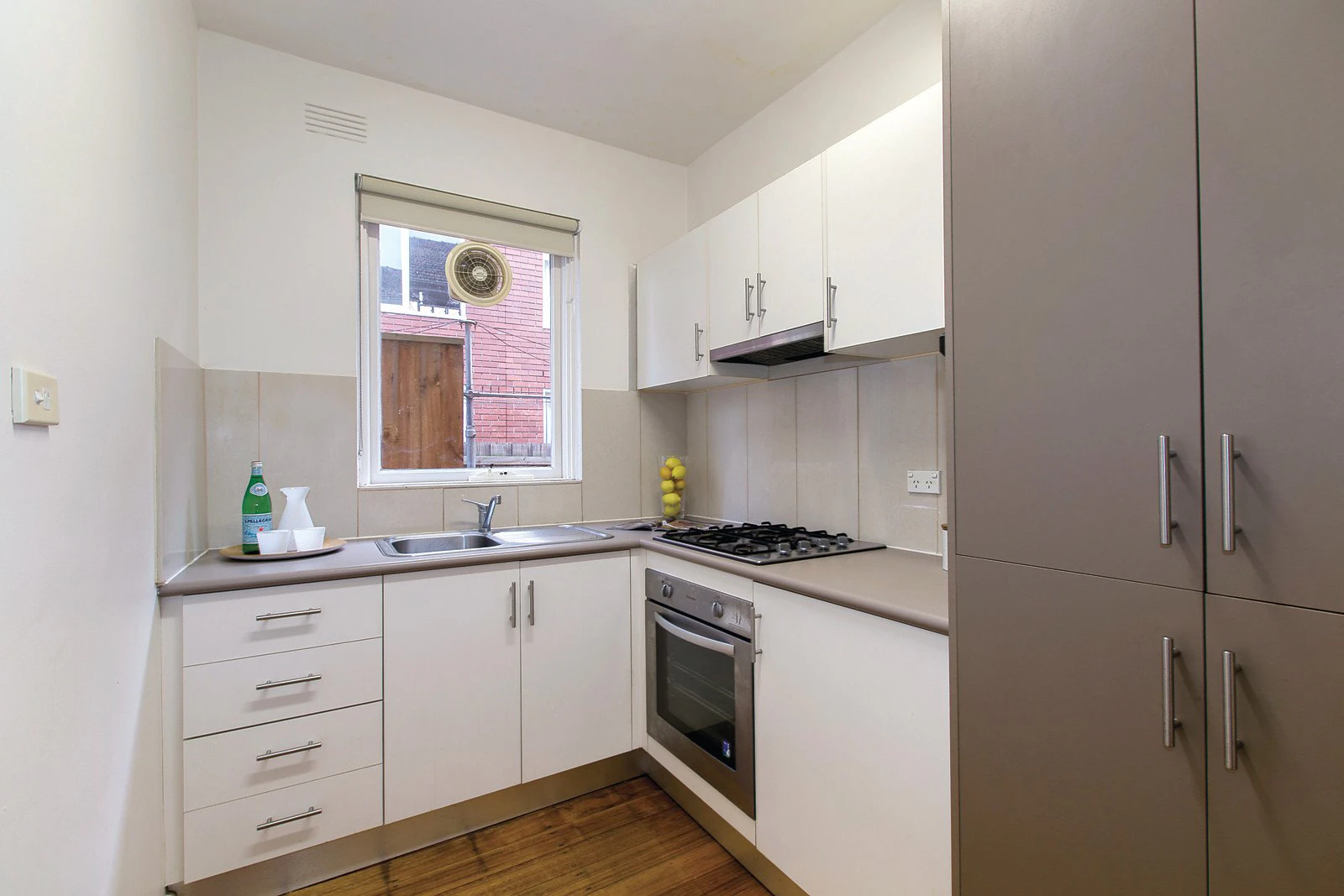2/19 Irving Avenue, Prahran, VIC