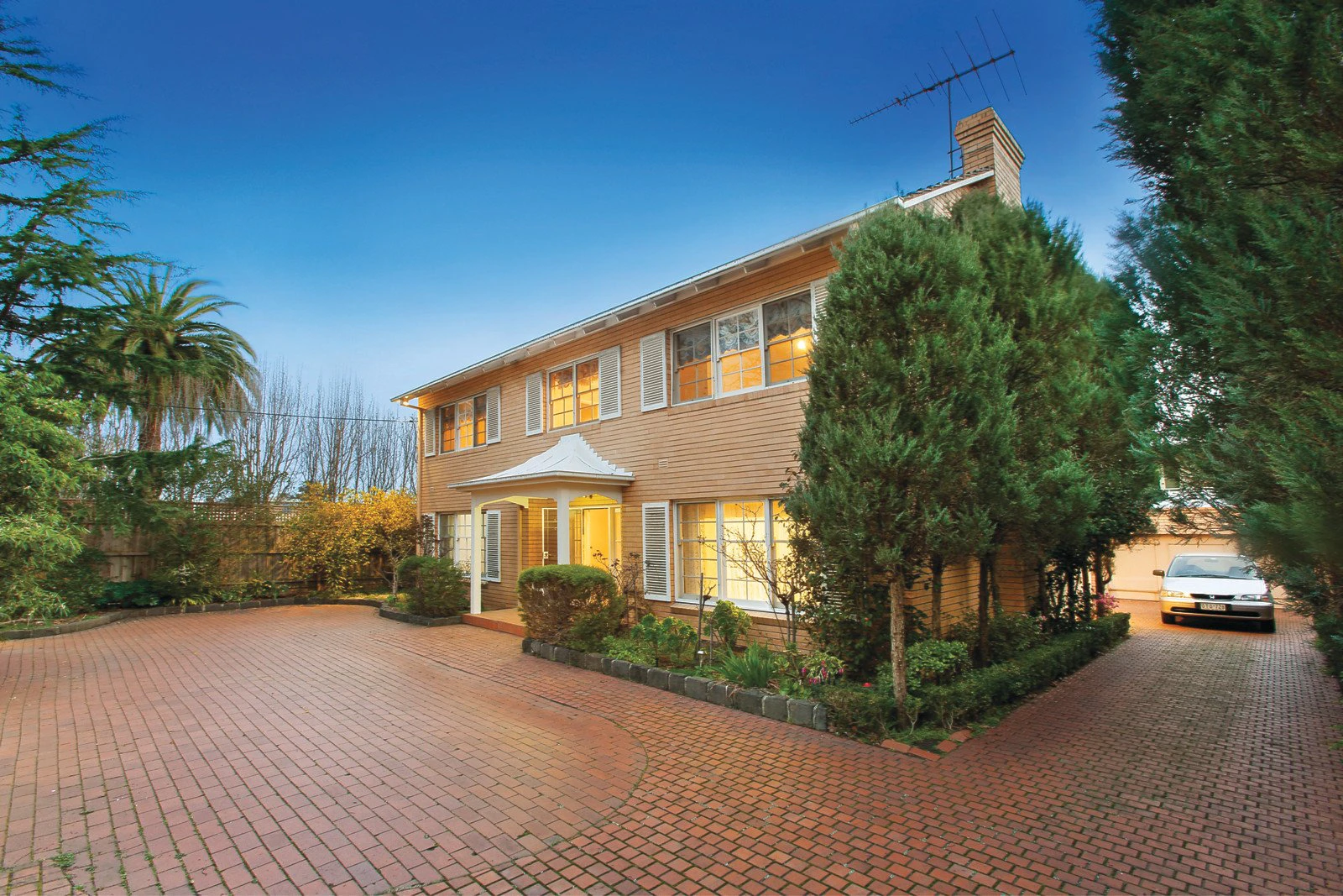 154 Mont Albert Road, Canterbury, VIC