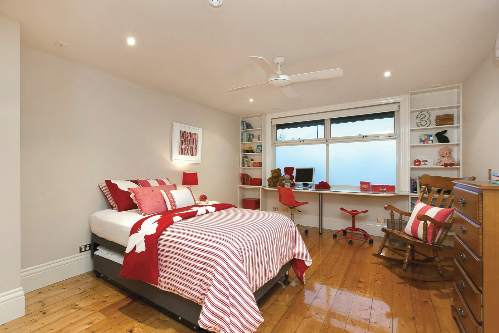 76 Canterbury Road, Middle Park, VIC