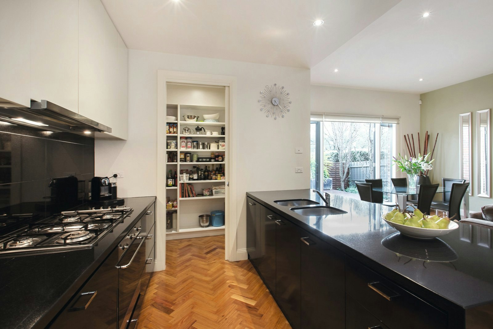 1/1 Elm Street, Surrey Hills, VIC