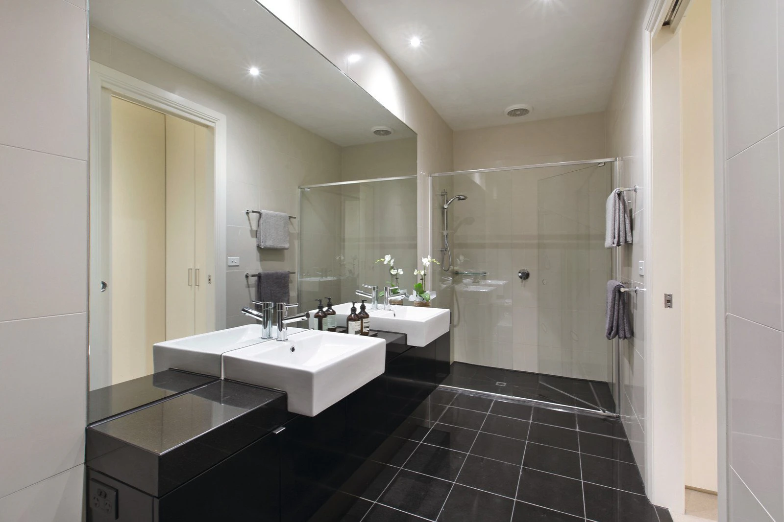 1/1 Elm Street, Surrey Hills, VIC