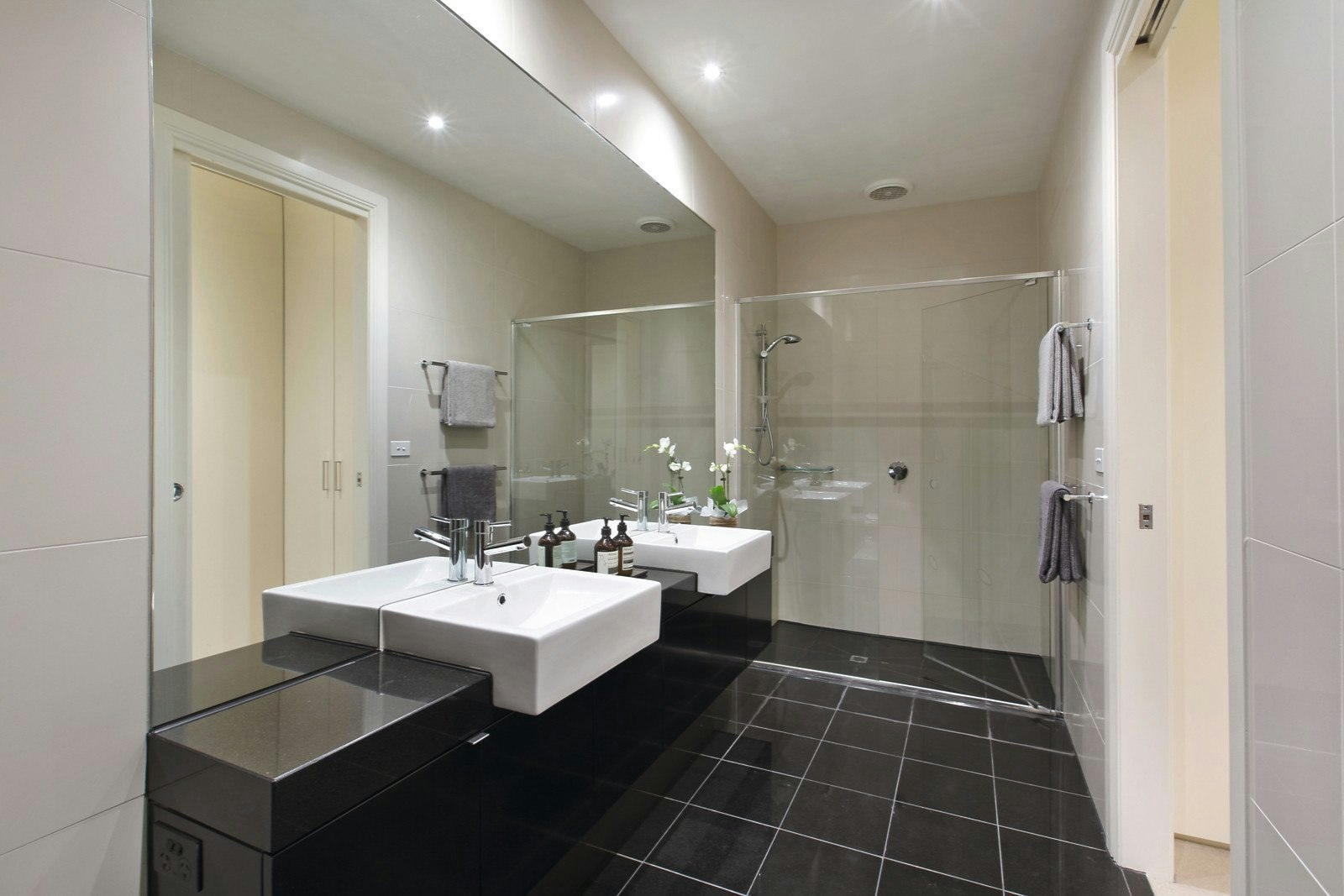 1/1 Elm Street, Surrey Hills, VIC