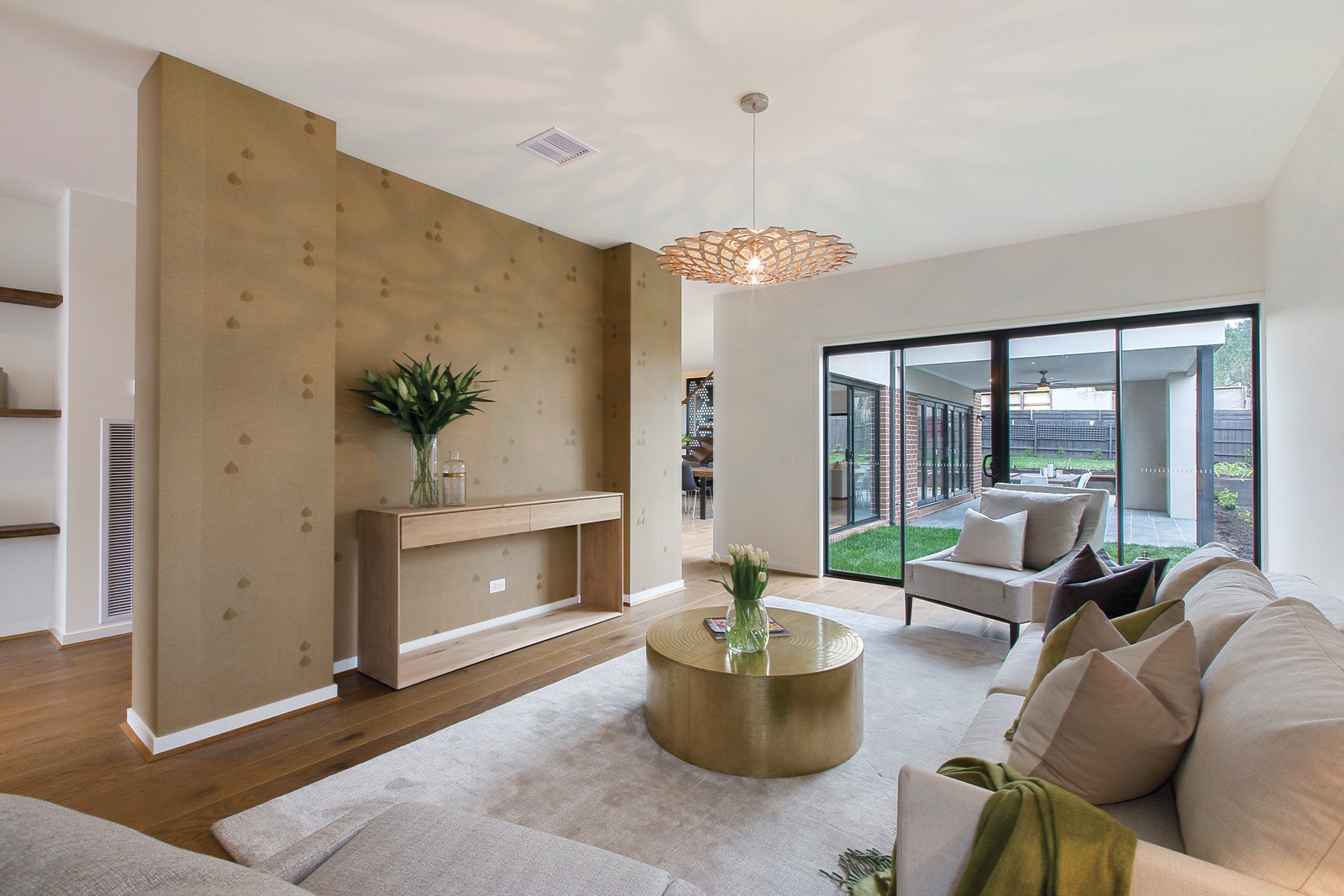 17 Loch Street, Kew - Thumbnail 2