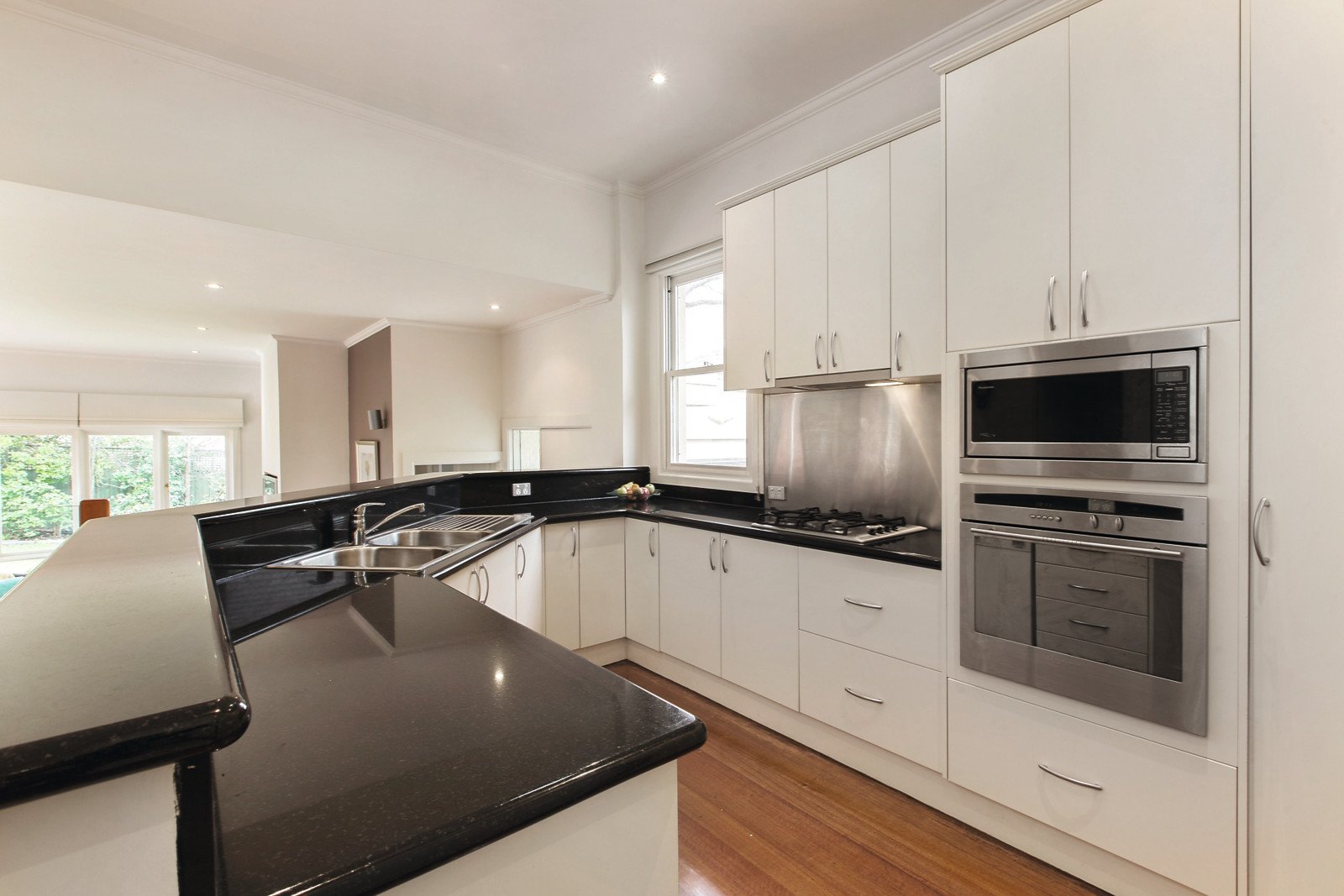 7 Lyric Grove, Camberwell - Thumbnail 7