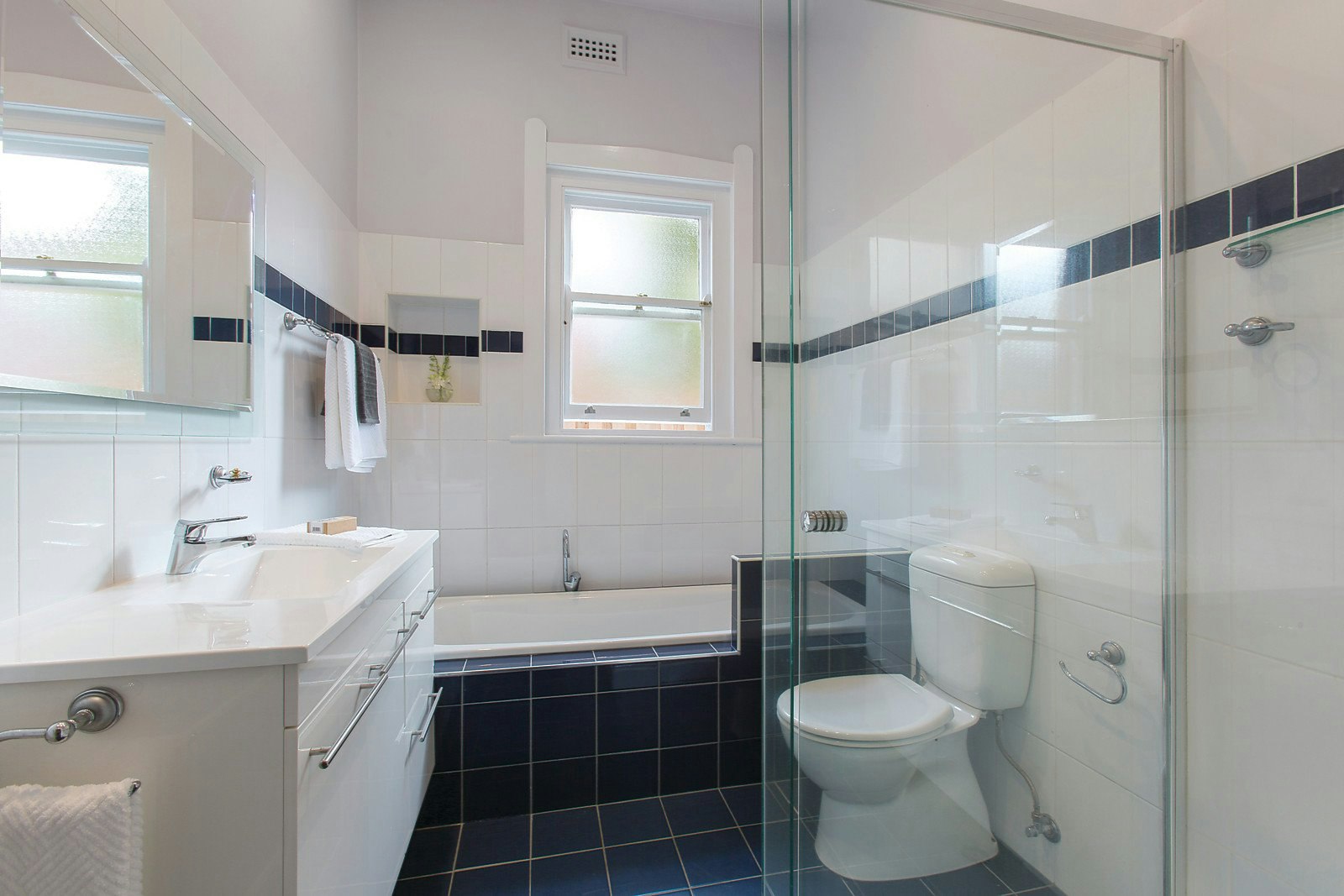 11 Glenvale Road, Glen Iris, VIC