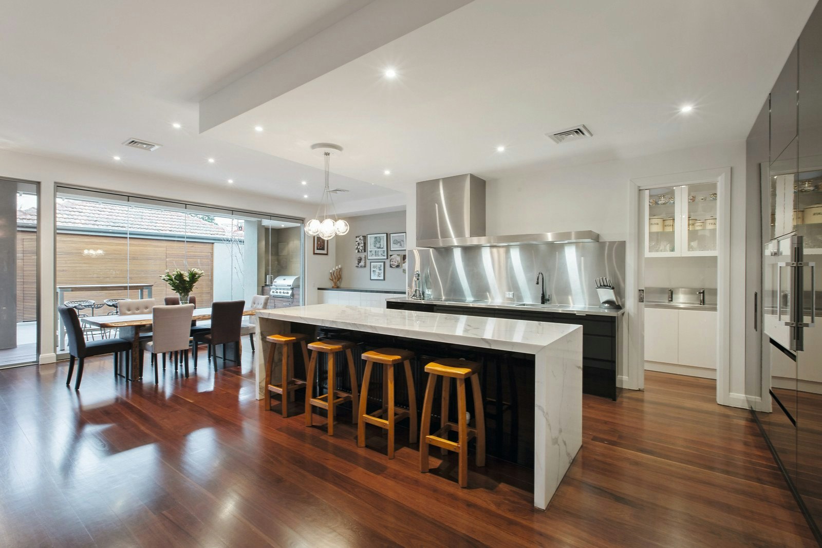 33 Staughton Road, Glen Iris, VIC