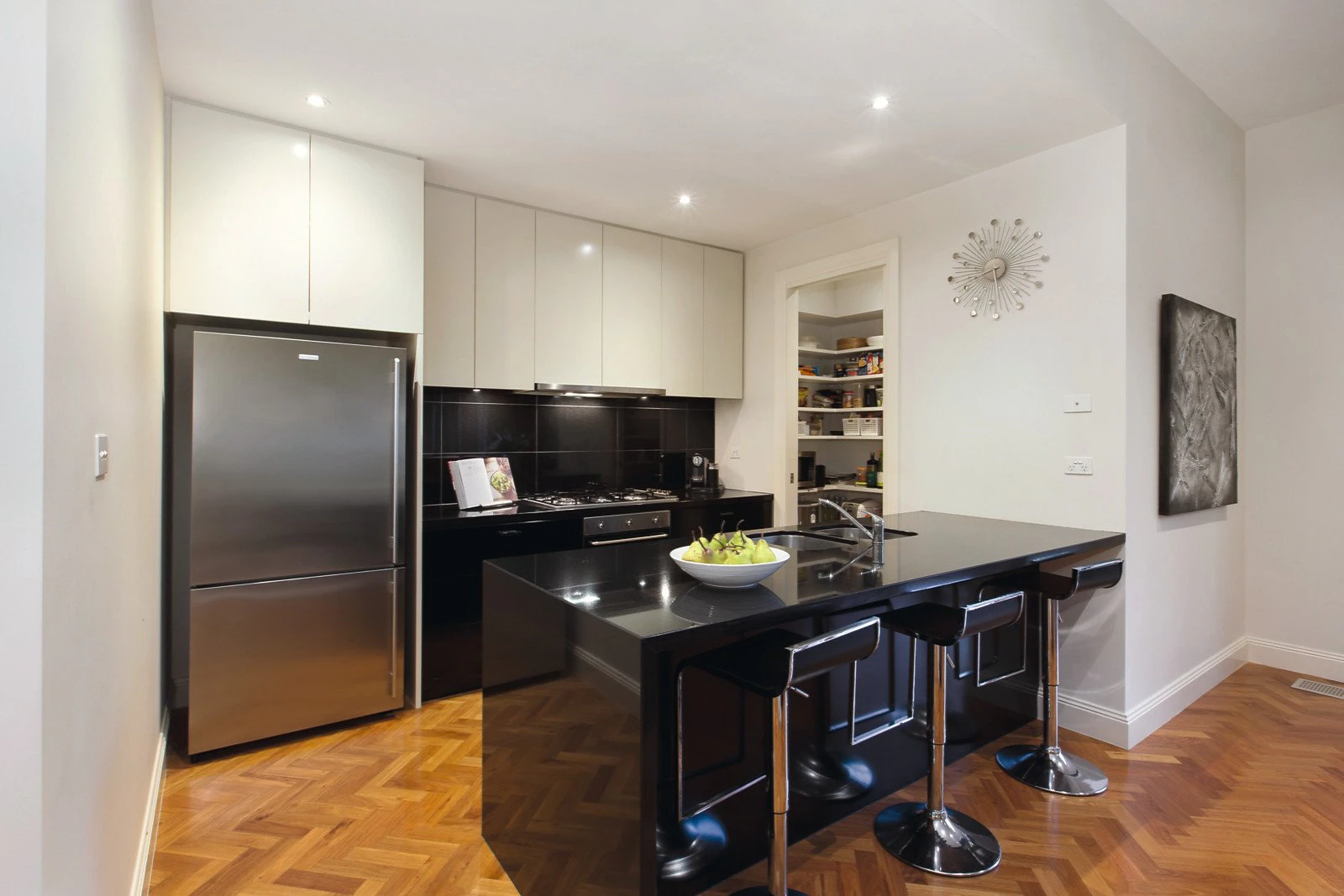 1/1 Elm Street, Surrey Hills, VIC