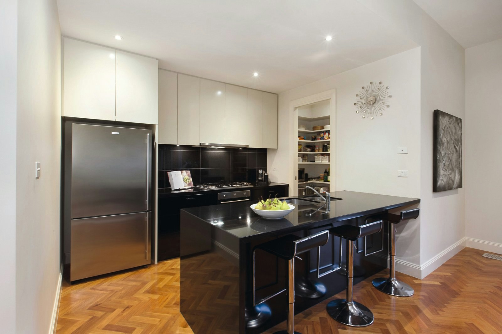 1/1 Elm Street, Surrey Hills, VIC