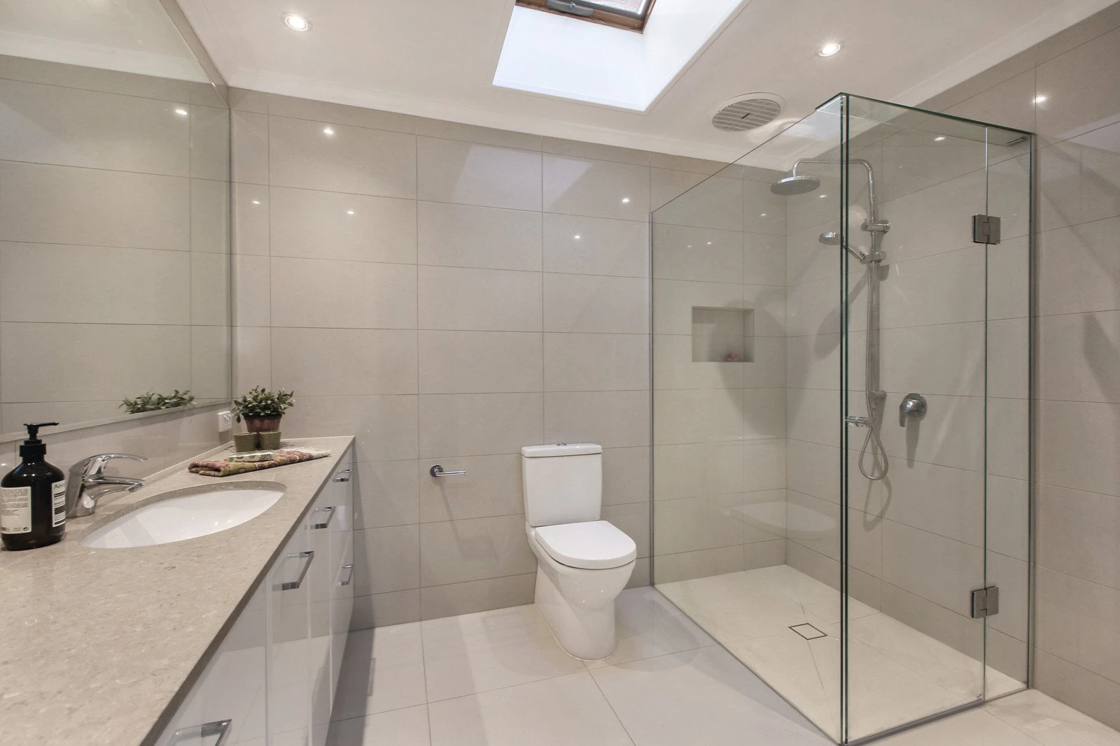 7 Lyric Grove, Camberwell, VIC