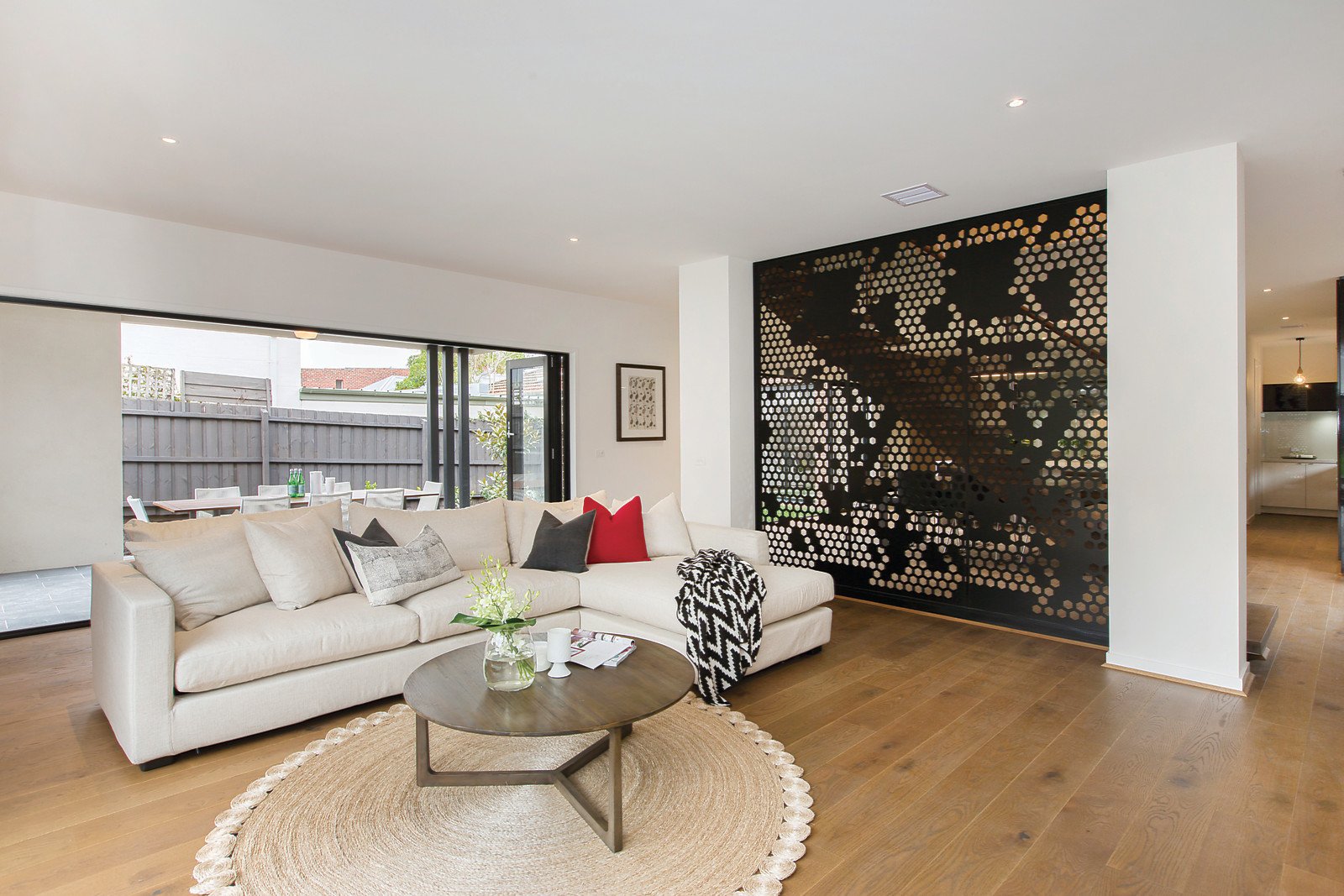 17 Loch Street, Kew - Thumbnail 3