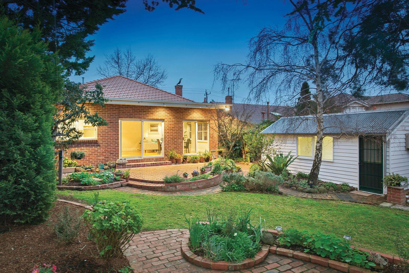 16 Belgrave Road, Malvern East, VIC