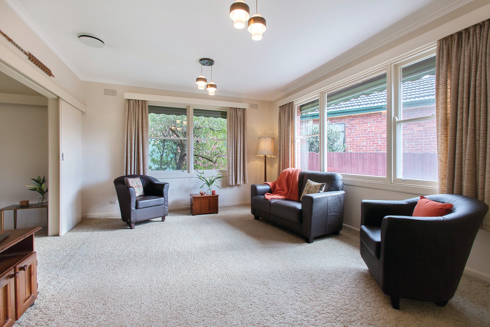11 Serpentine Street, Mont Albert - Thumbnail 2