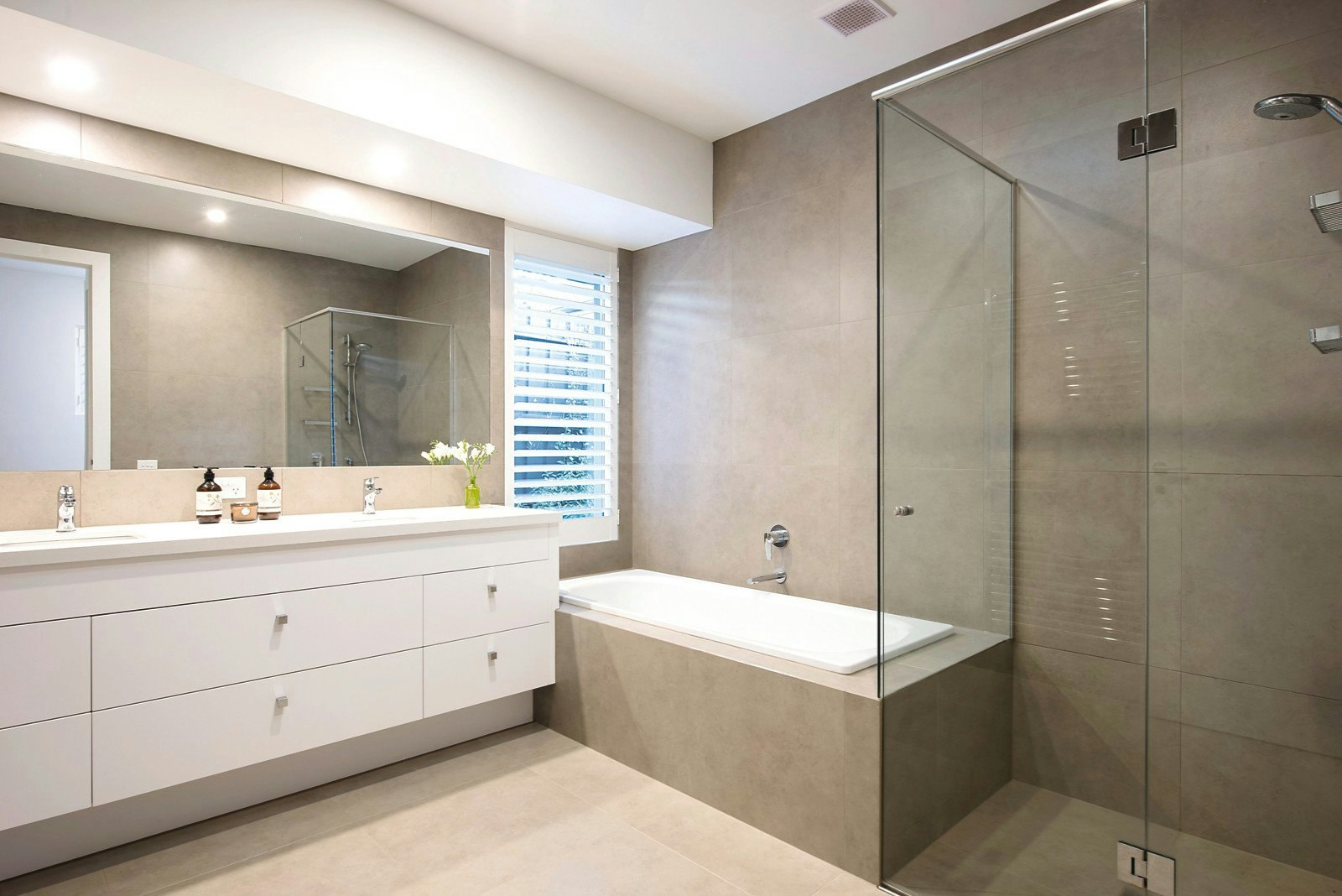 16 Courang Road, Glen Iris, VIC