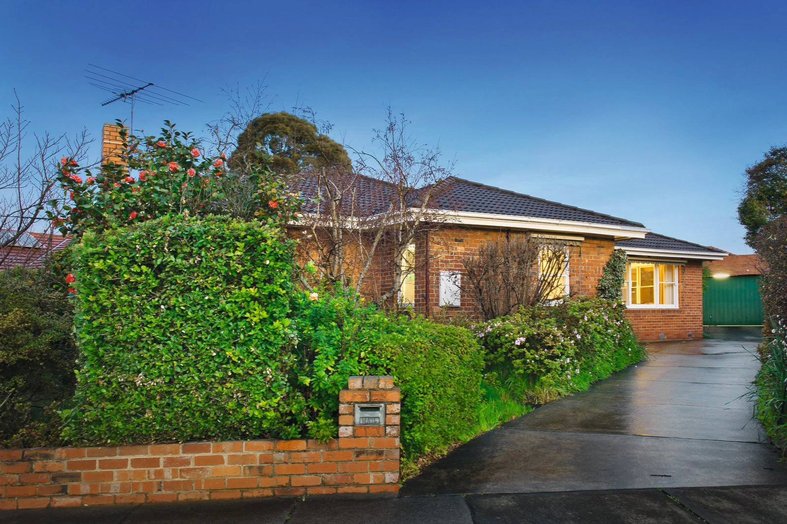 11 Serpentine Street, Mont Albert, VIC