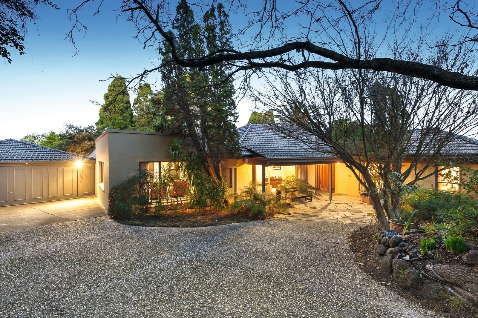 28 Carn Avenue, Ivanhoe, VIC