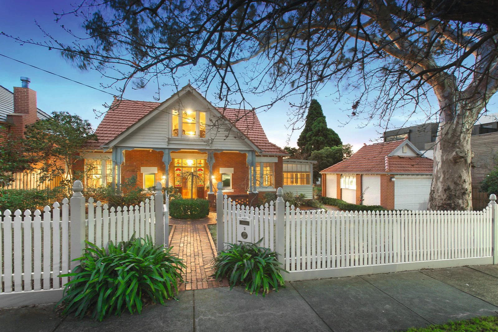 2 Willandra Avenue, Canterbury, VIC