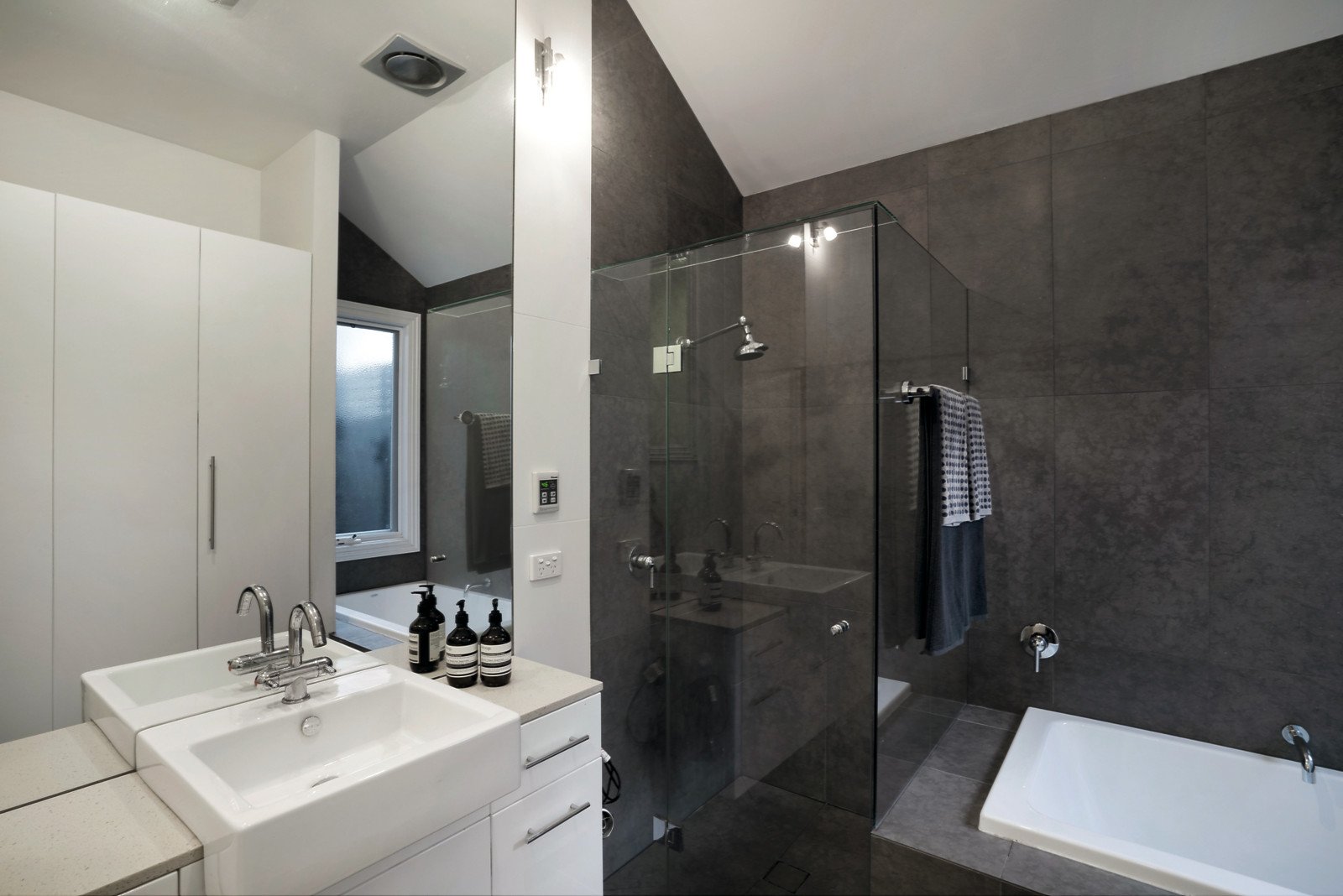 54 Richardson Street, Albert Park - Thumbnail 4