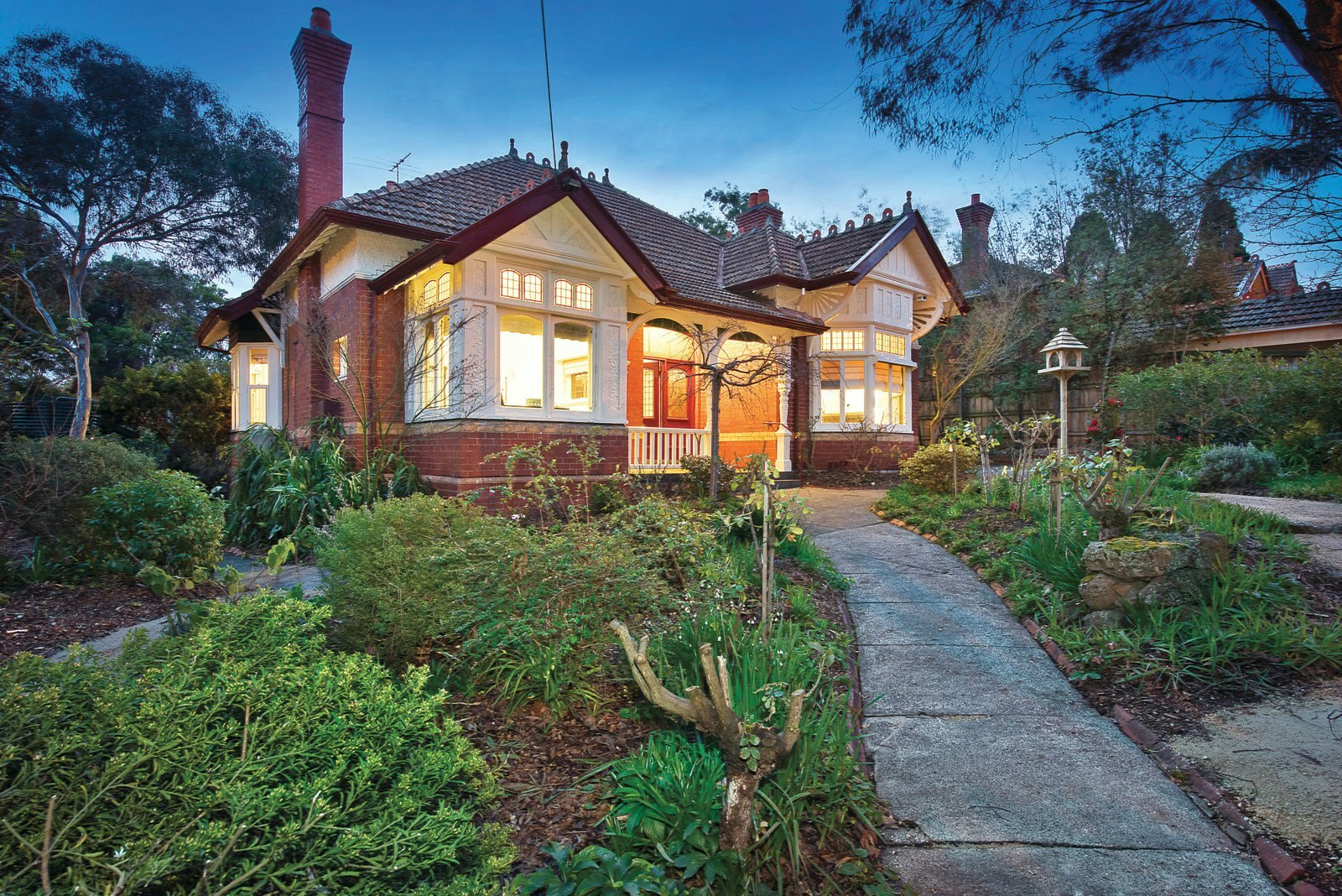 1 Balwyn Road, Canterbury, VIC