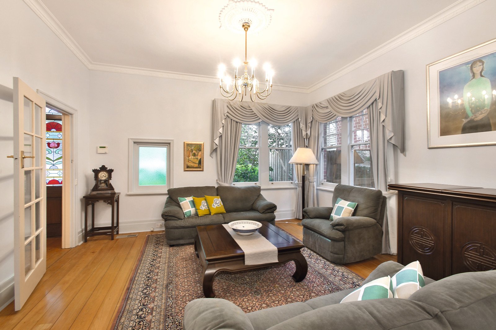 2 Willandra Avenue, Canterbury - Thumbnail 2