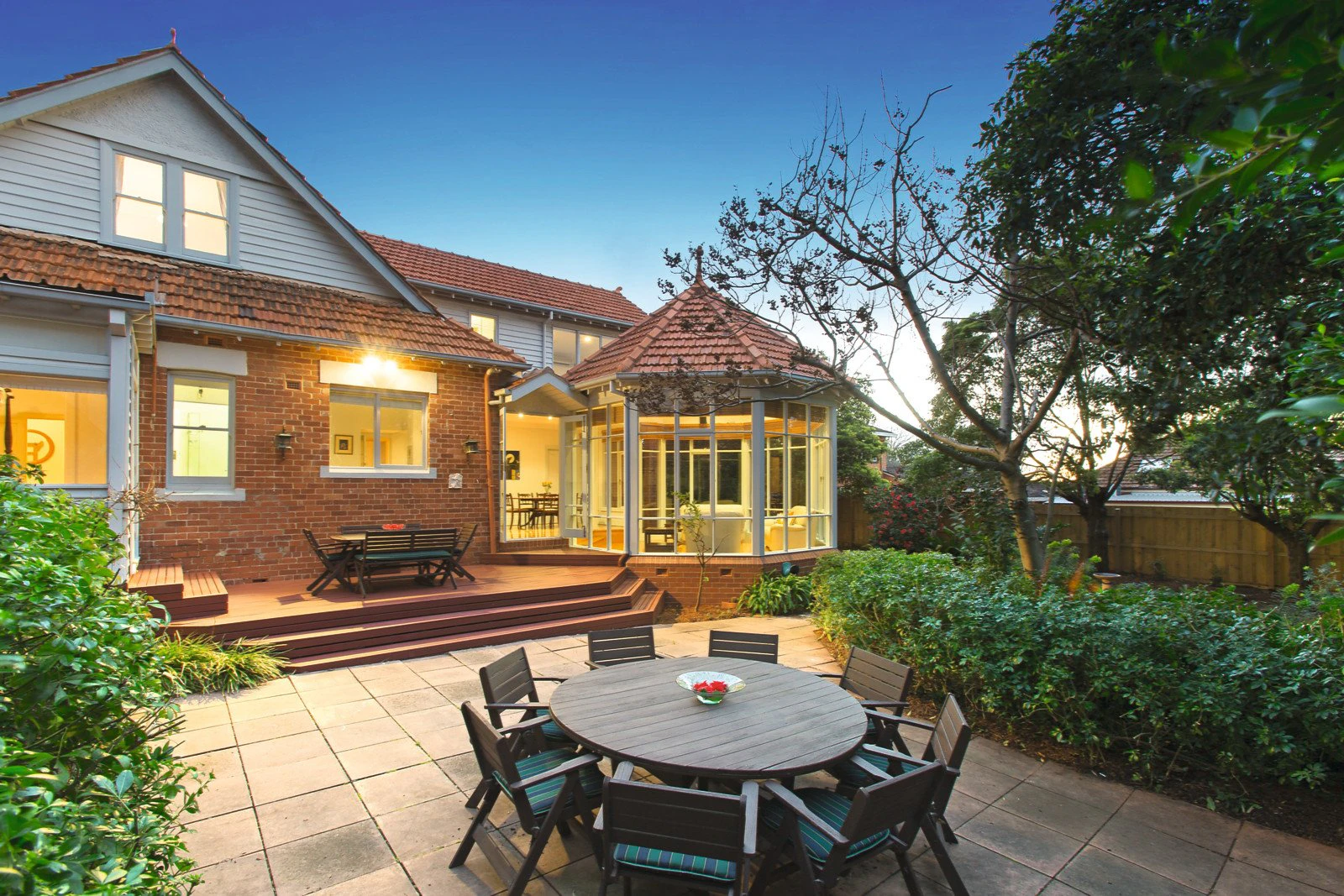 2 Willandra Avenue, Canterbury, VIC