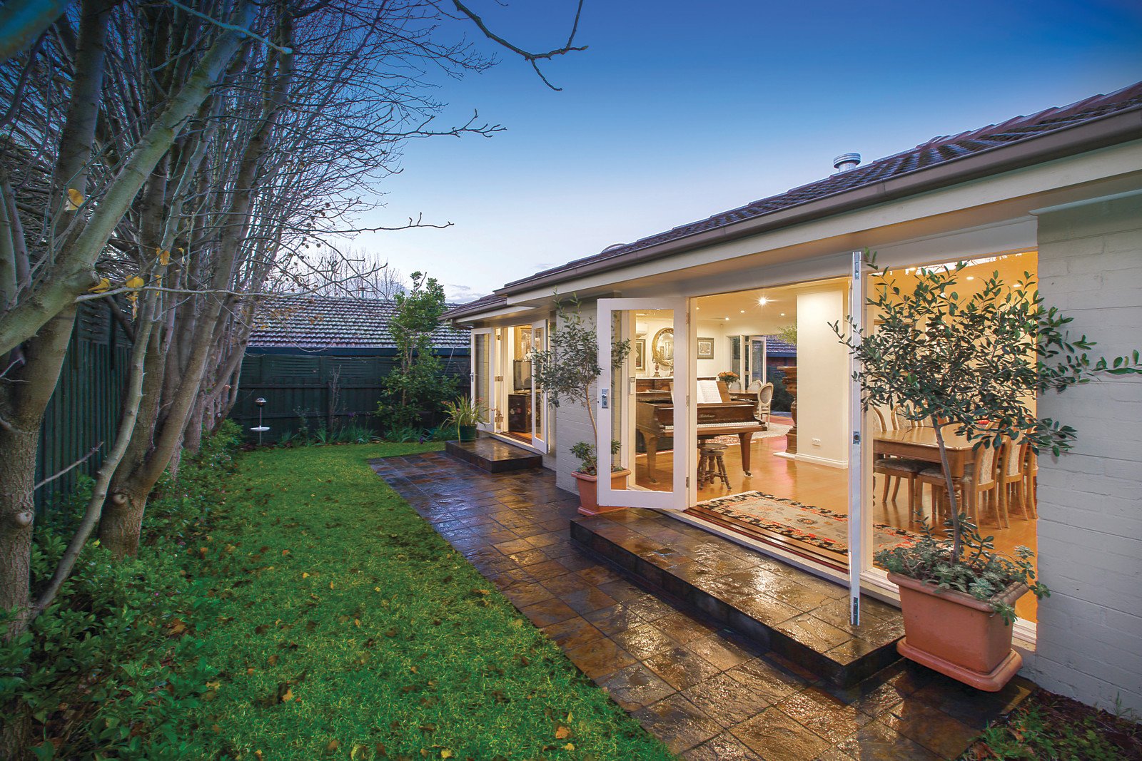 19 Erica Avenue, Glen Iris - Thumbnail 2