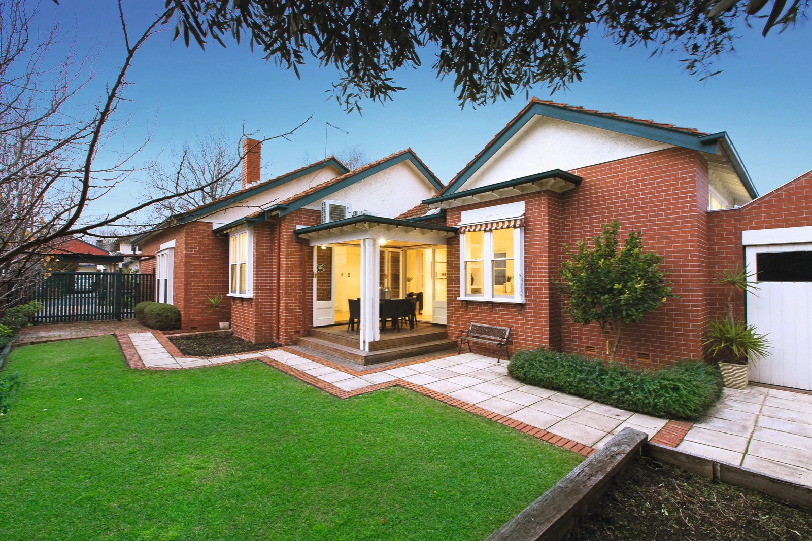 3 Dean Avenue, St Kilda East, VIC