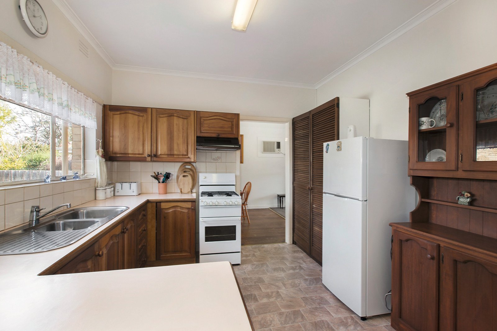 24 Massey Street, Box Hill South - Thumbnail 4