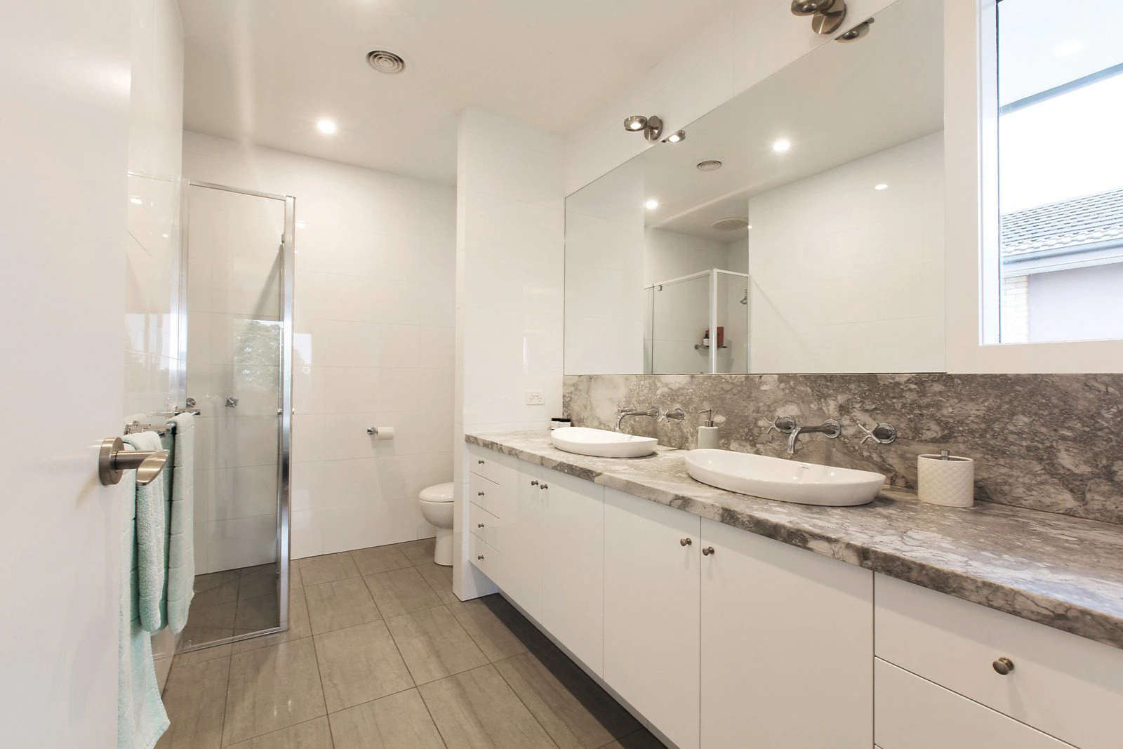 75 Raynes Park Road, Hampton, VIC