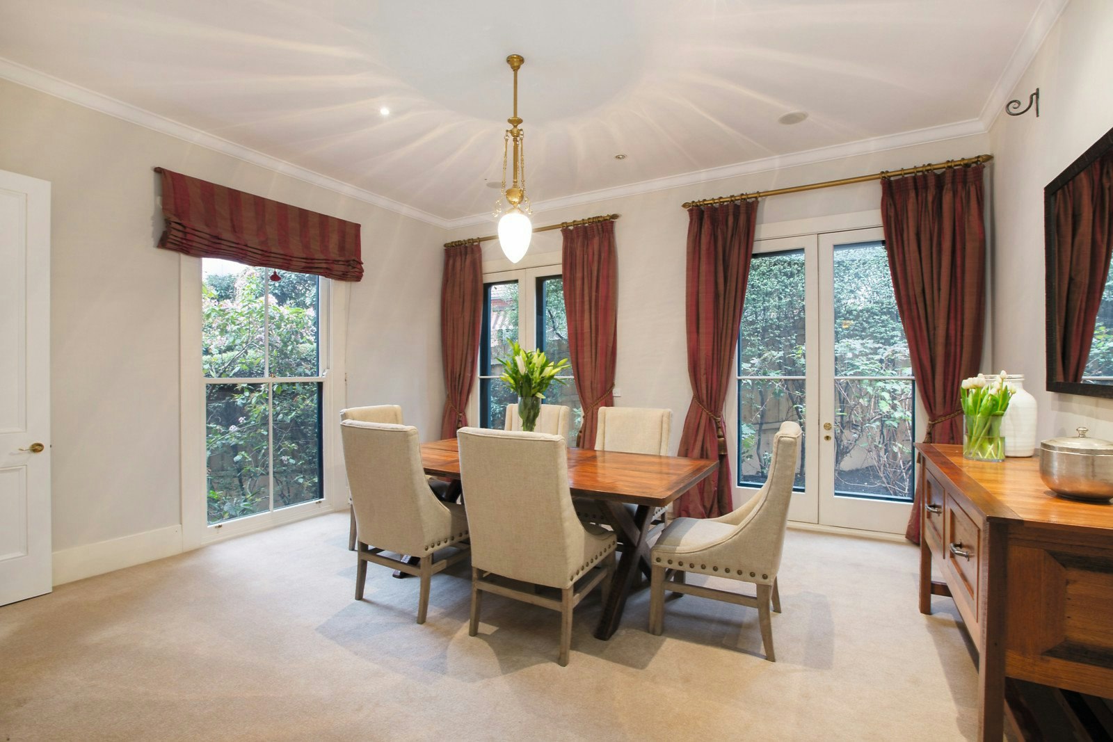 8 Wandeen Road, Glen Iris, VIC