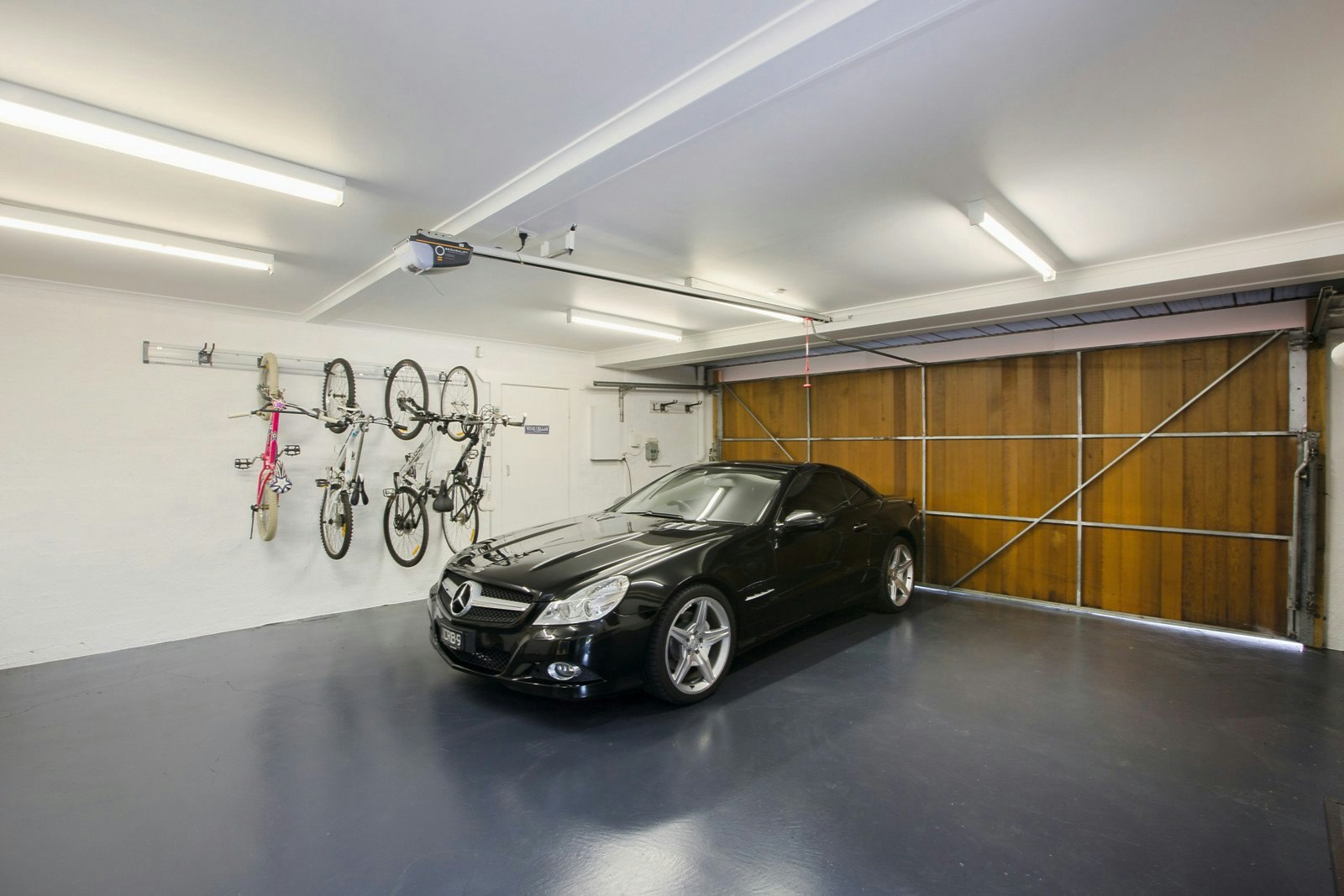 8 Wandeen Road, Glen Iris, VIC