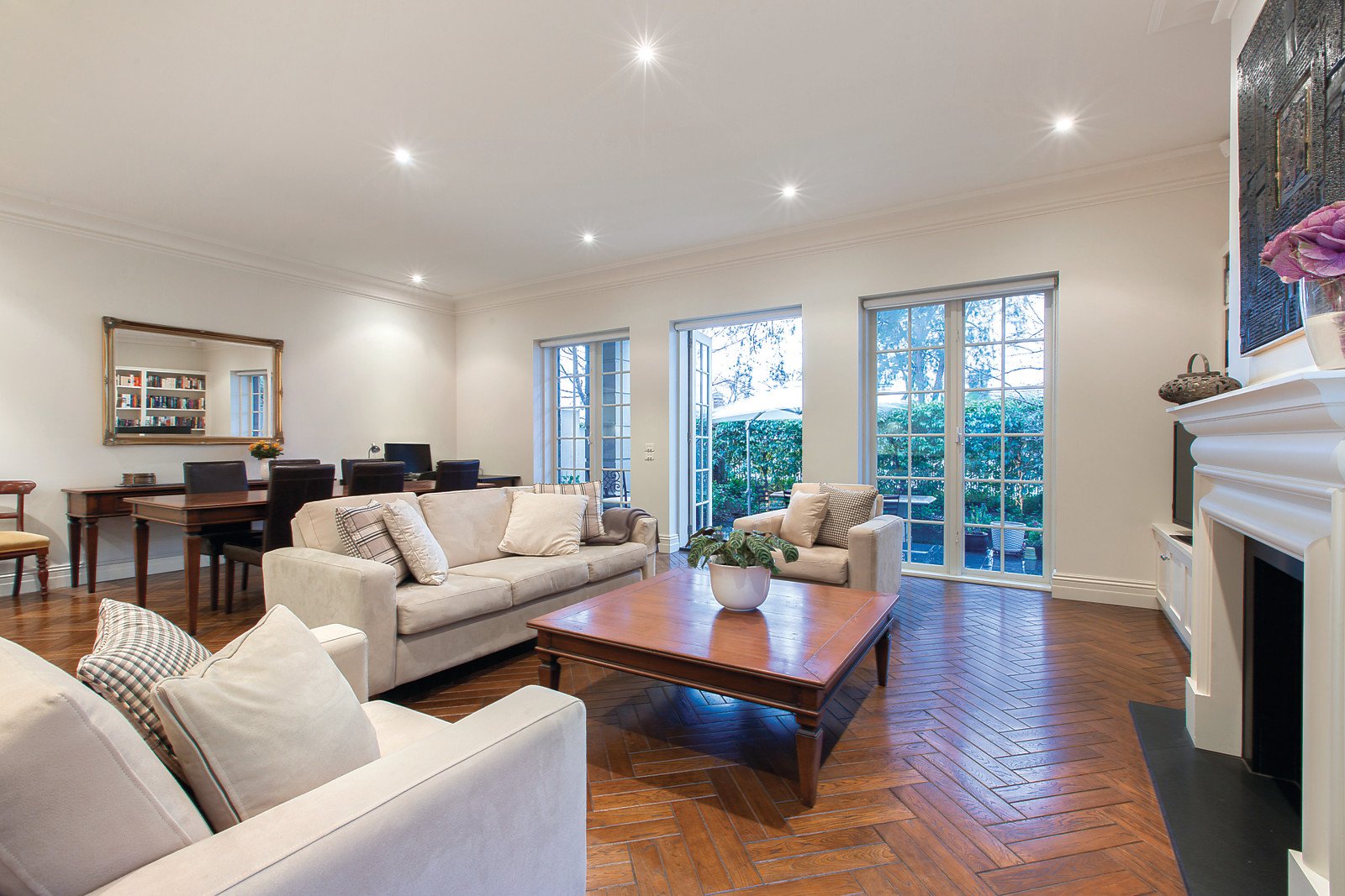 1/28 Manningtree Road, Hawthorn - Thumbnail 2