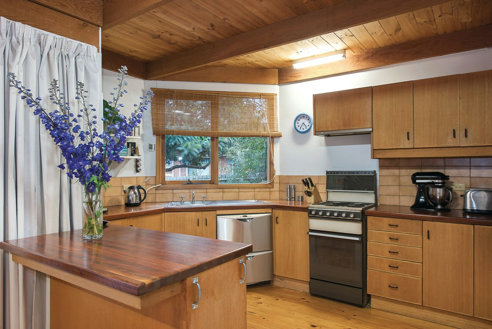 19 Charles Street, Surrey Hills, VIC