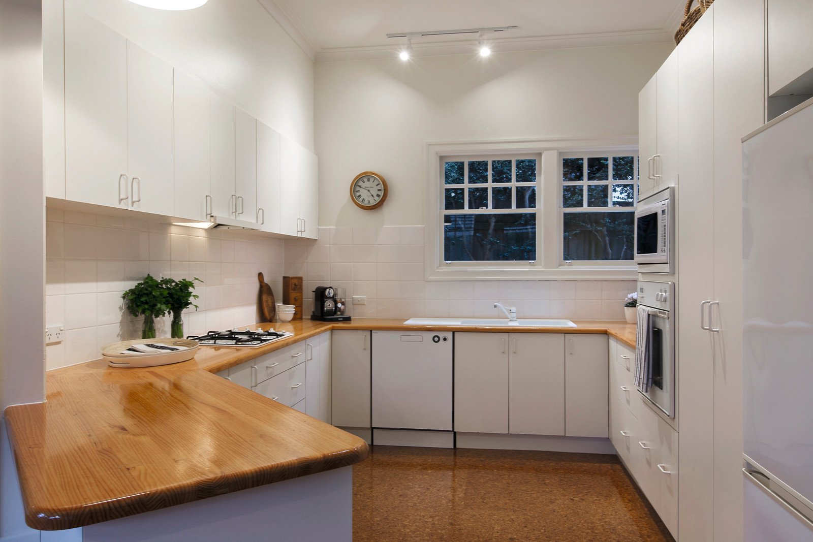 19 Grandview Avenue, Glen Iris - Thumbnail 5