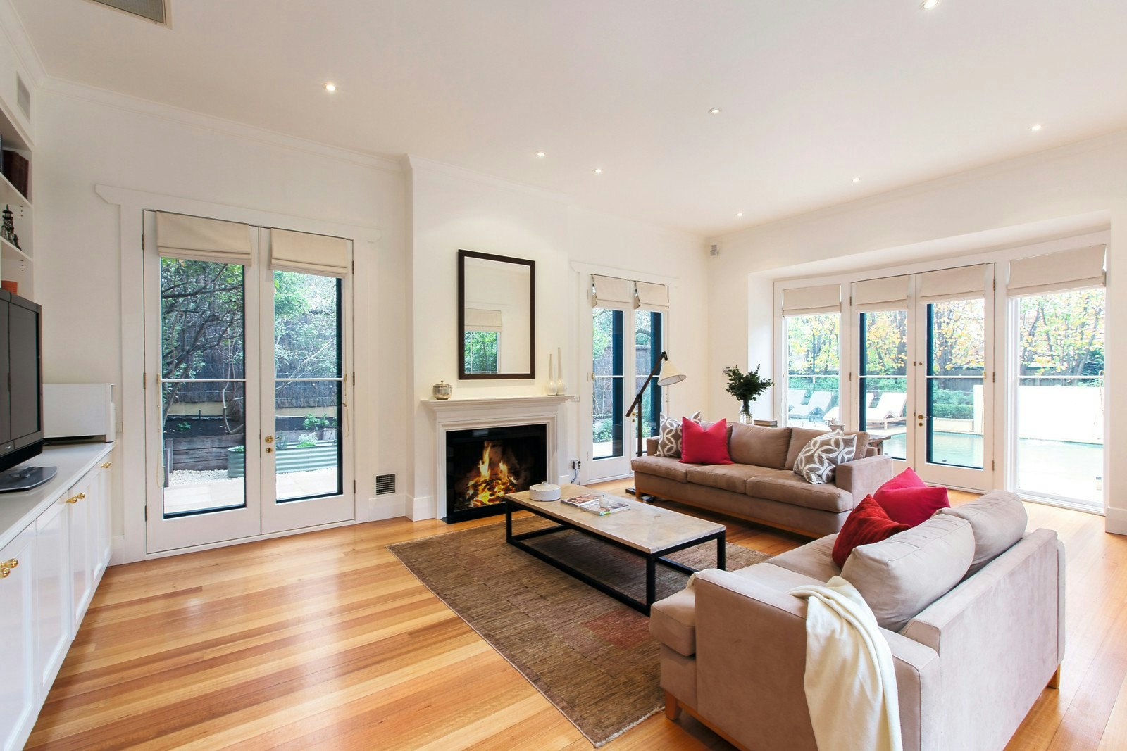 8 Wandeen Road, Glen Iris, VIC