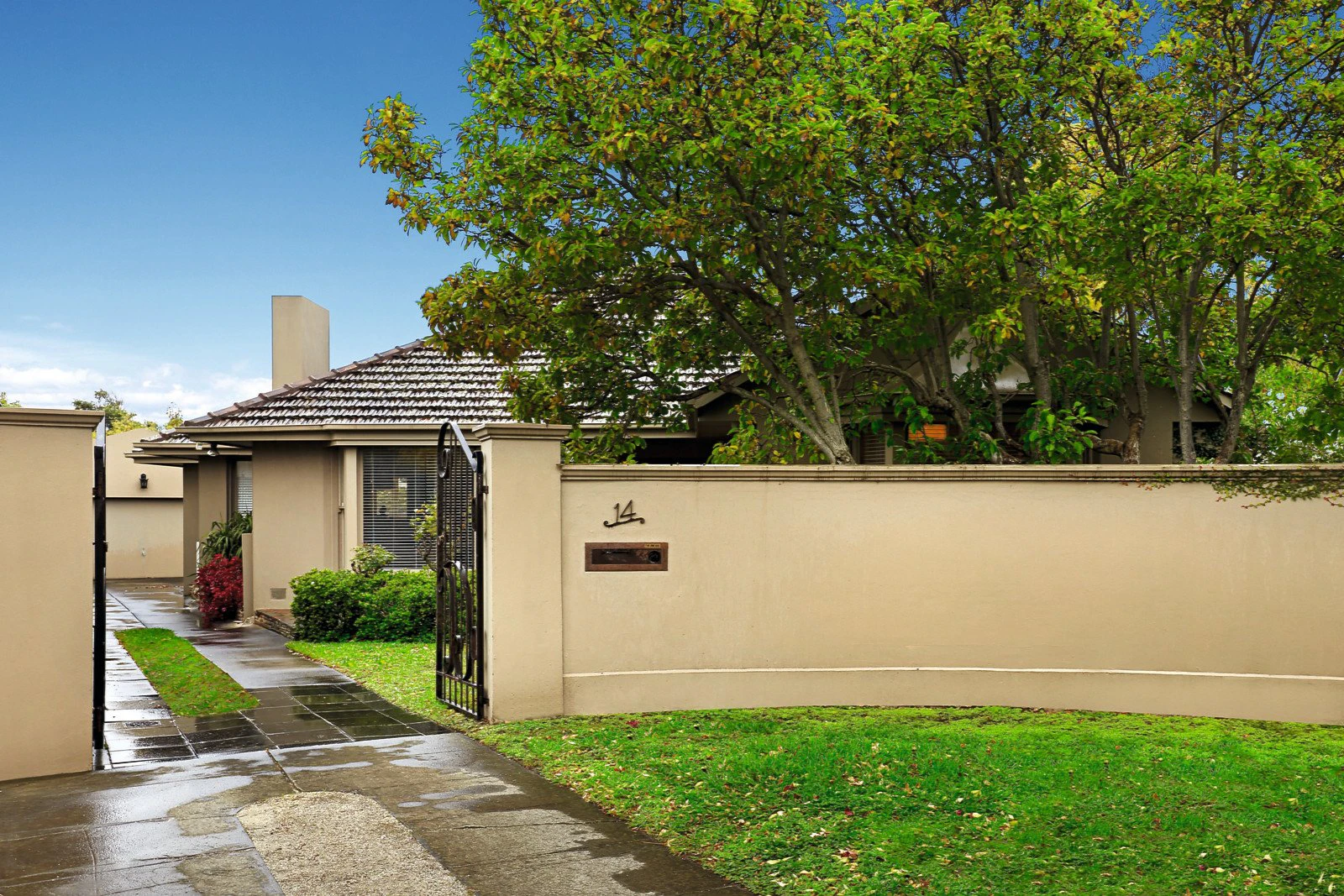 14 Kent Court, Toorak, VIC
