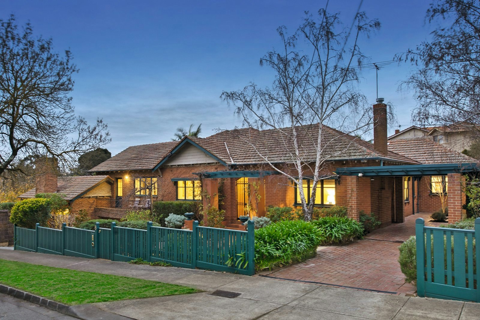 8 Wandeen Road, Glen Iris, VIC