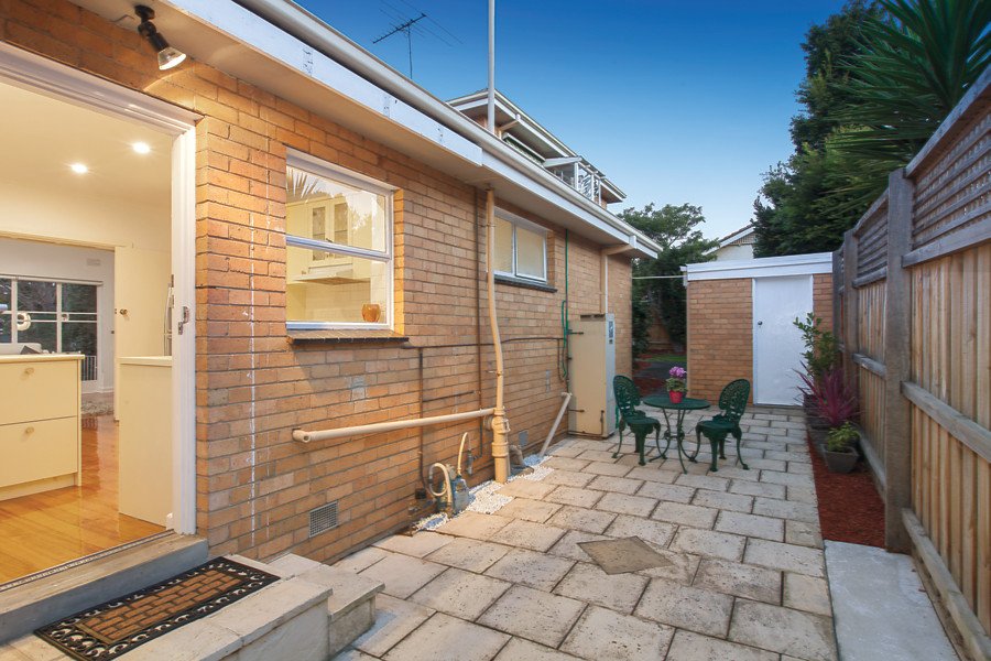 2/99 Normanby Road, Kew - Thumbnail 2