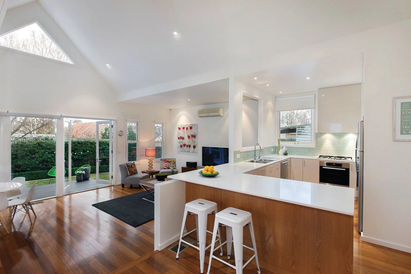 24 Byron Street, Kew, VIC